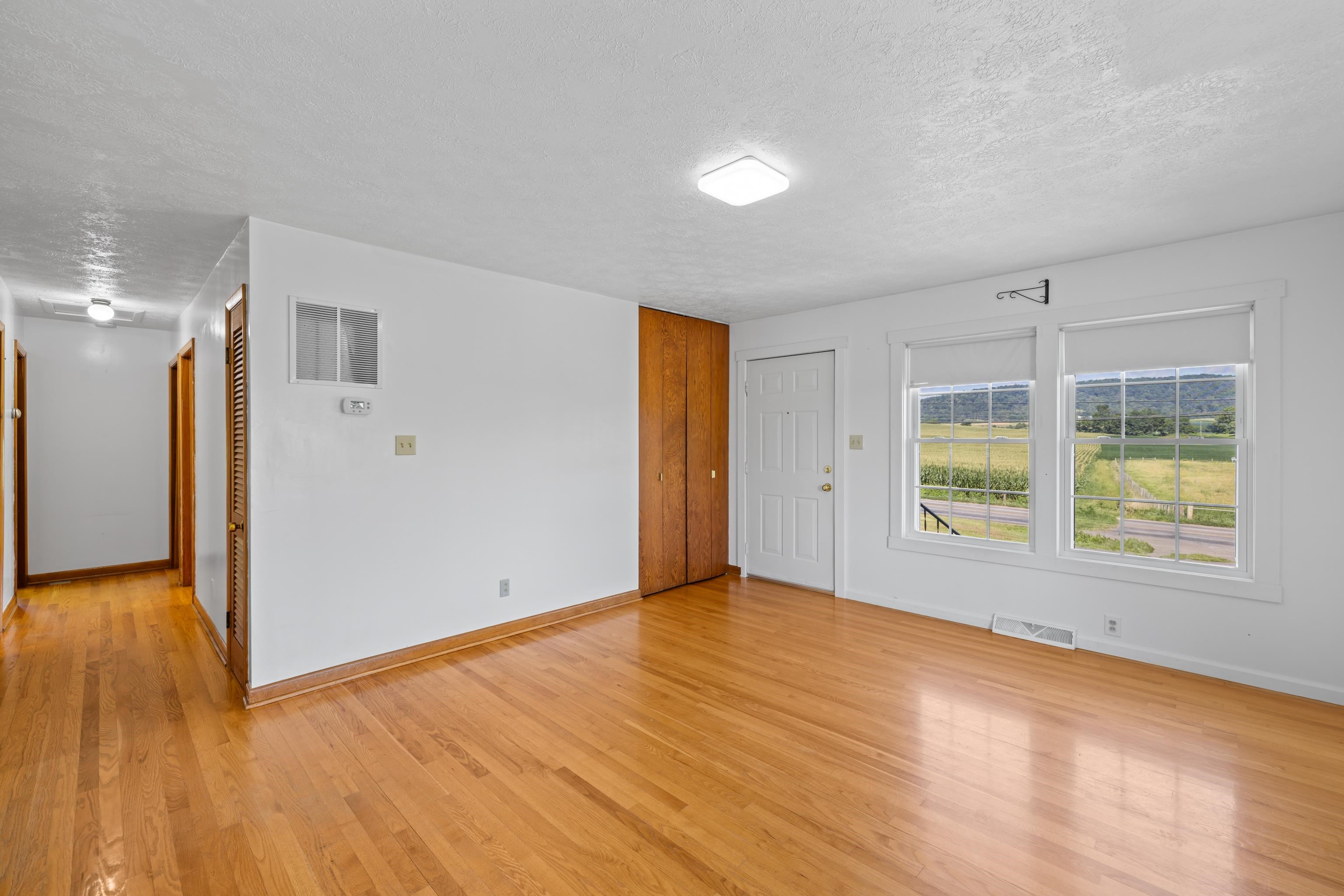 347 CLOVER HILL RD, DAYTON, Virginia 22821, 3 Bedrooms Bedrooms, ,2 BathroomsBathrooms,Residential,347 CLOVER HILL RD,680556 MLS # 680556