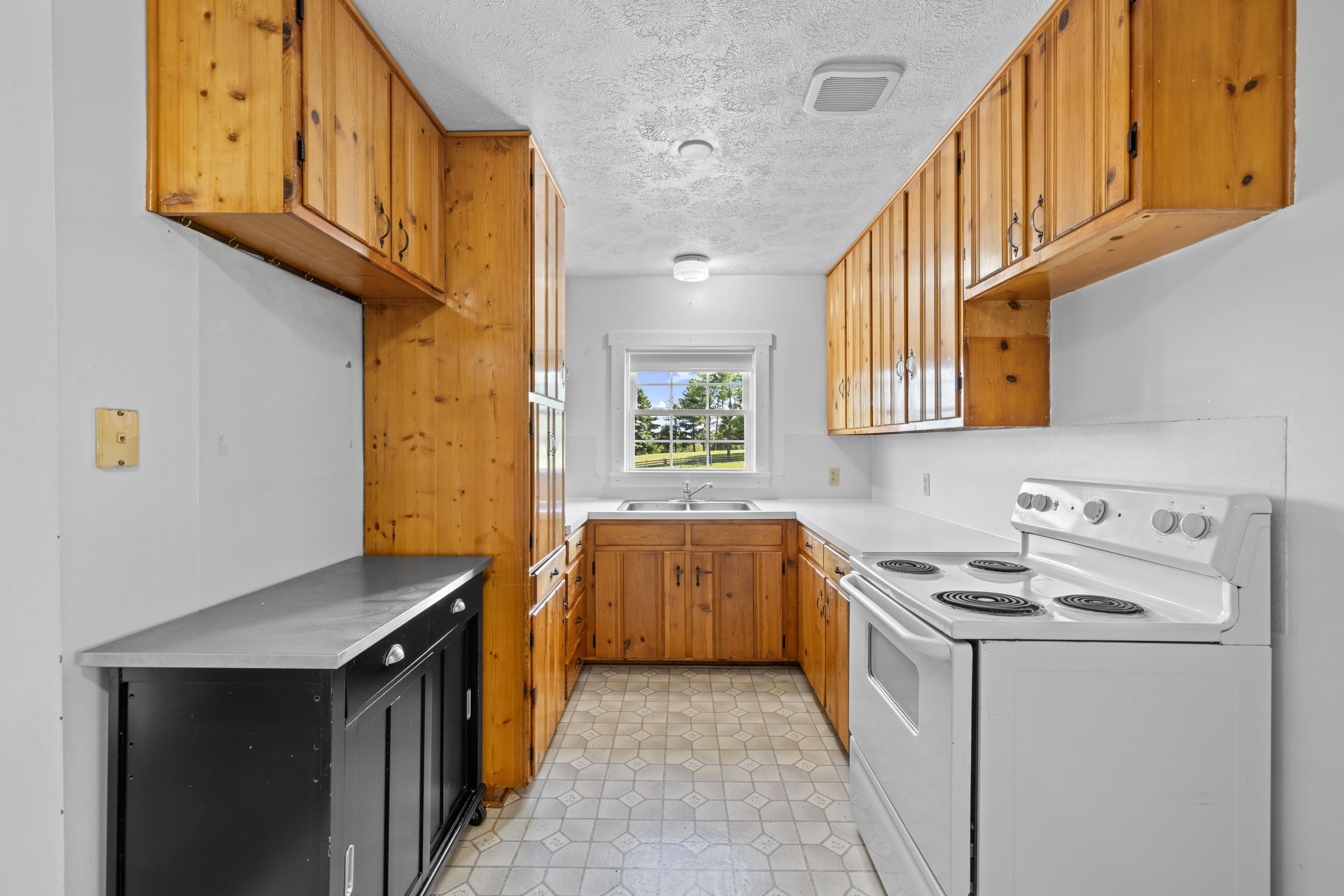 347 CLOVER HILL RD, DAYTON, Virginia 22821, 3 Bedrooms Bedrooms, ,2 BathroomsBathrooms,Residential,347 CLOVER HILL RD,680556 MLS # 680556