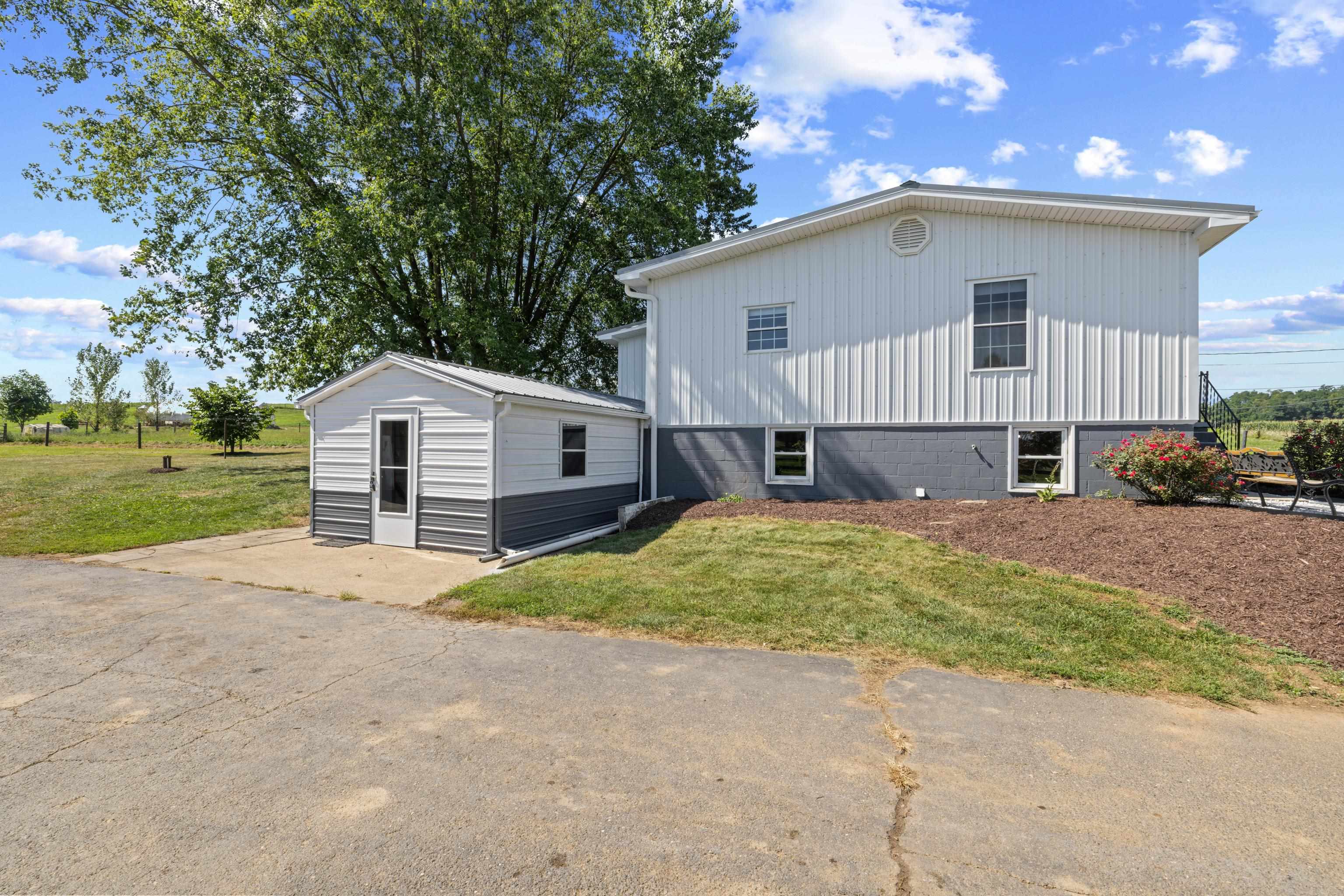 347 CLOVER HILL RD, DAYTON, Virginia 22821, 3 Bedrooms Bedrooms, ,2 BathroomsBathrooms,Residential,347 CLOVER HILL RD,680556 MLS # 680556