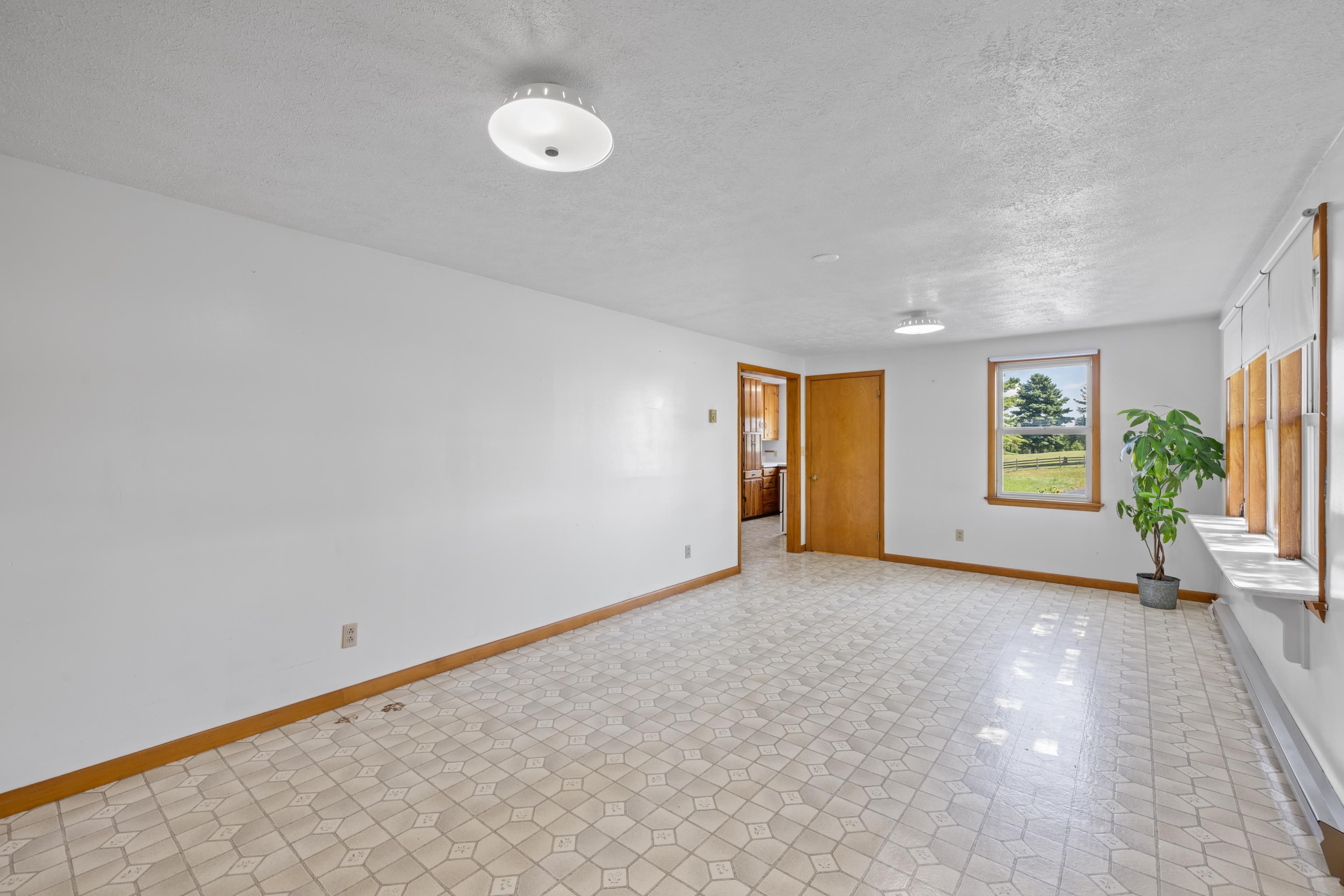 347 CLOVER HILL RD, DAYTON, Virginia 22821, 3 Bedrooms Bedrooms, ,2 BathroomsBathrooms,Residential,347 CLOVER HILL RD,680556 MLS # 680556