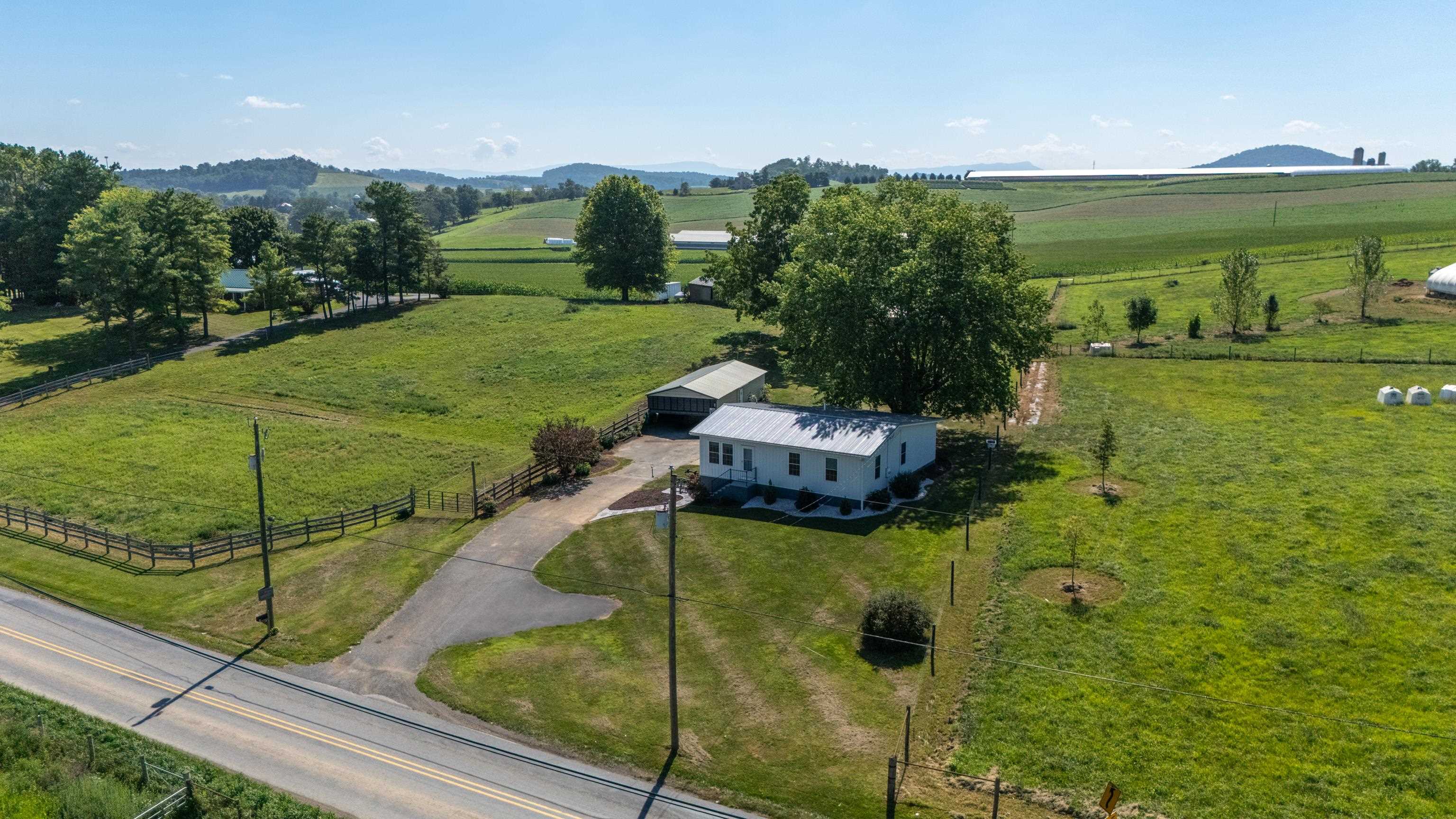 347 CLOVER HILL RD, DAYTON, Virginia 22821, 3 Bedrooms Bedrooms, ,2 BathroomsBathrooms,Residential,347 CLOVER HILL RD,680556 MLS # 680556