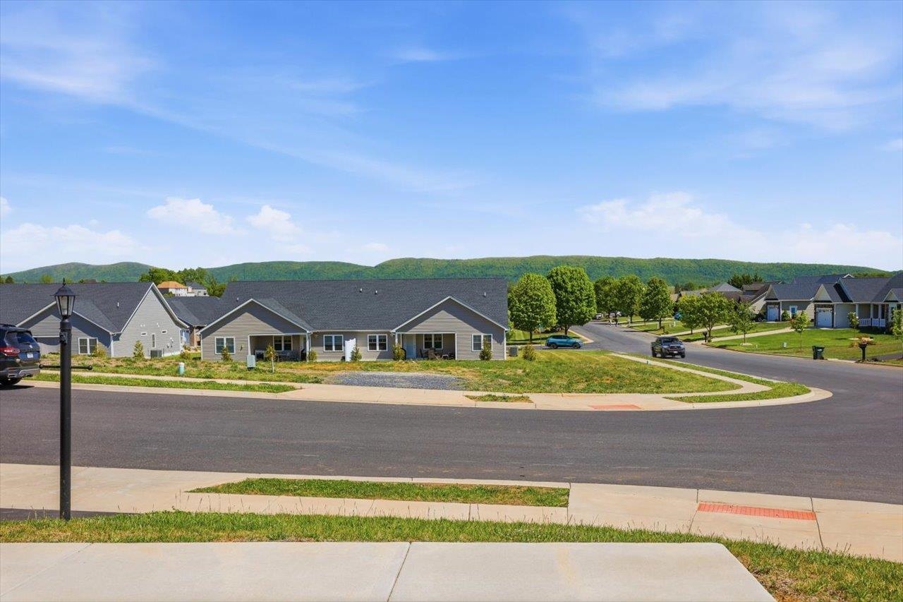201 SPRING RUN LN, WAYNESBORO, Virginia 22980, 3 Bedrooms Bedrooms, ,2 BathroomsBathrooms,Residential,201 SPRING RUN LN,676937 MLS # 676937