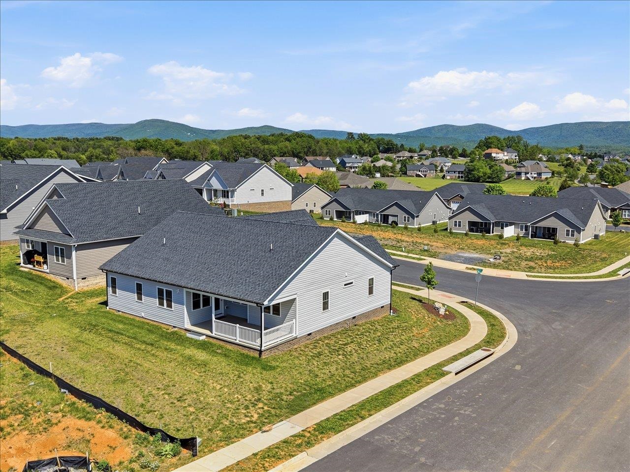 201 SPRING RUN LN, WAYNESBORO, Virginia 22980, 3 Bedrooms Bedrooms, ,2 BathroomsBathrooms,Residential,201 SPRING RUN LN,676937 MLS # 676937