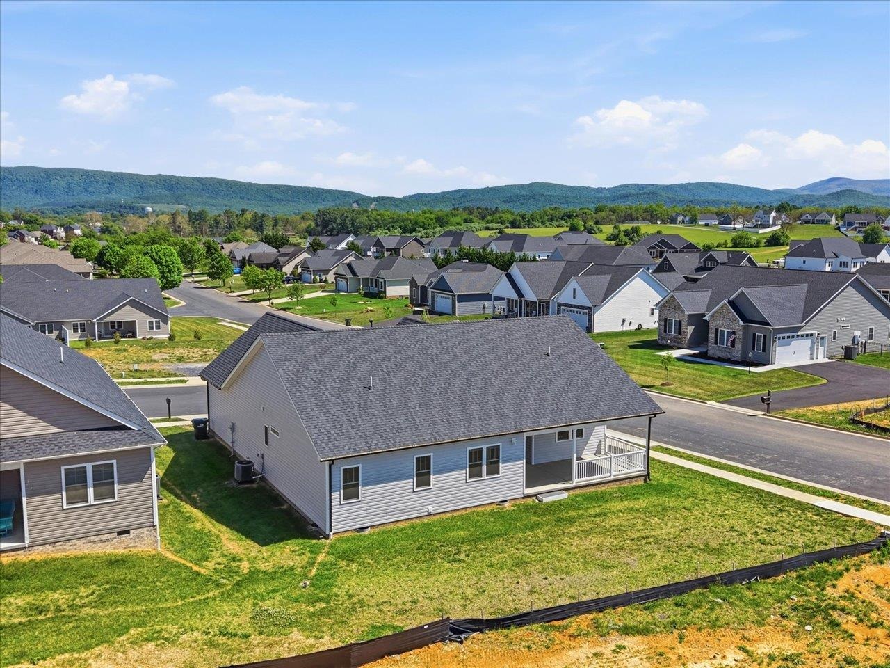 201 SPRING RUN LN, WAYNESBORO, Virginia 22980, 3 Bedrooms Bedrooms, ,2 BathroomsBathrooms,Residential,201 SPRING RUN LN,676937 MLS # 676937