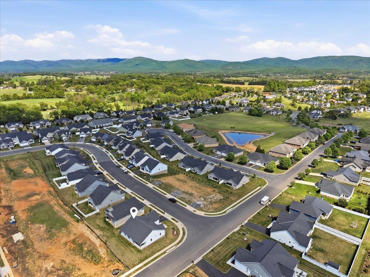 201 SPRING RUN LN, WAYNESBORO, Virginia 22980, 3 Bedrooms Bedrooms, ,2 BathroomsBathrooms,Residential,201 SPRING RUN LN,676937 MLS # 676937