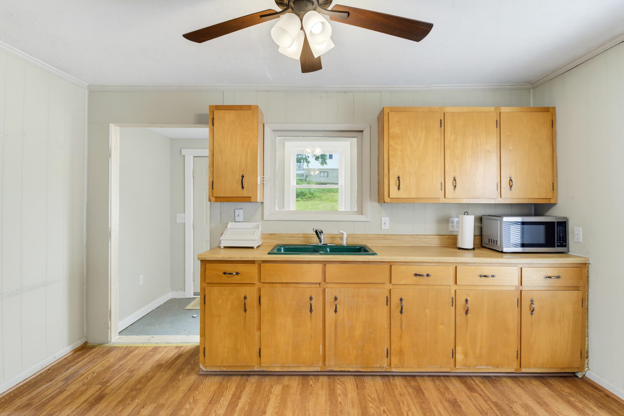 2202 POPLAR ST, STAUNTON, Virginia 24401, 2 Bedrooms Bedrooms, ,1 BathroomBathrooms,Residential,2202 POPLAR ST,679050 MLS # 679050