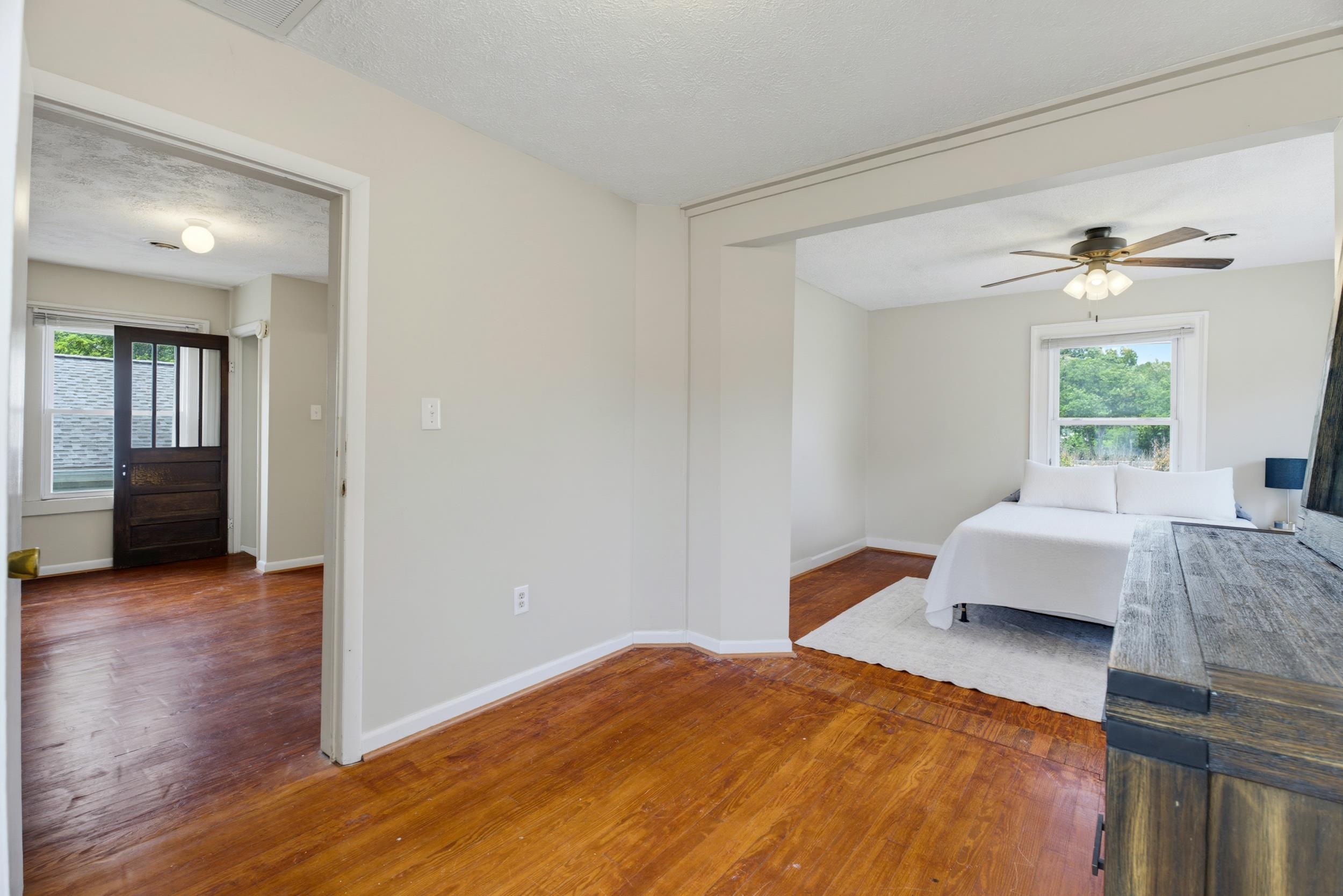 2202 POPLAR ST, STAUNTON, Virginia 24401, 2 Bedrooms Bedrooms, ,1 BathroomBathrooms,Residential,2202 POPLAR ST,679050 MLS # 679050