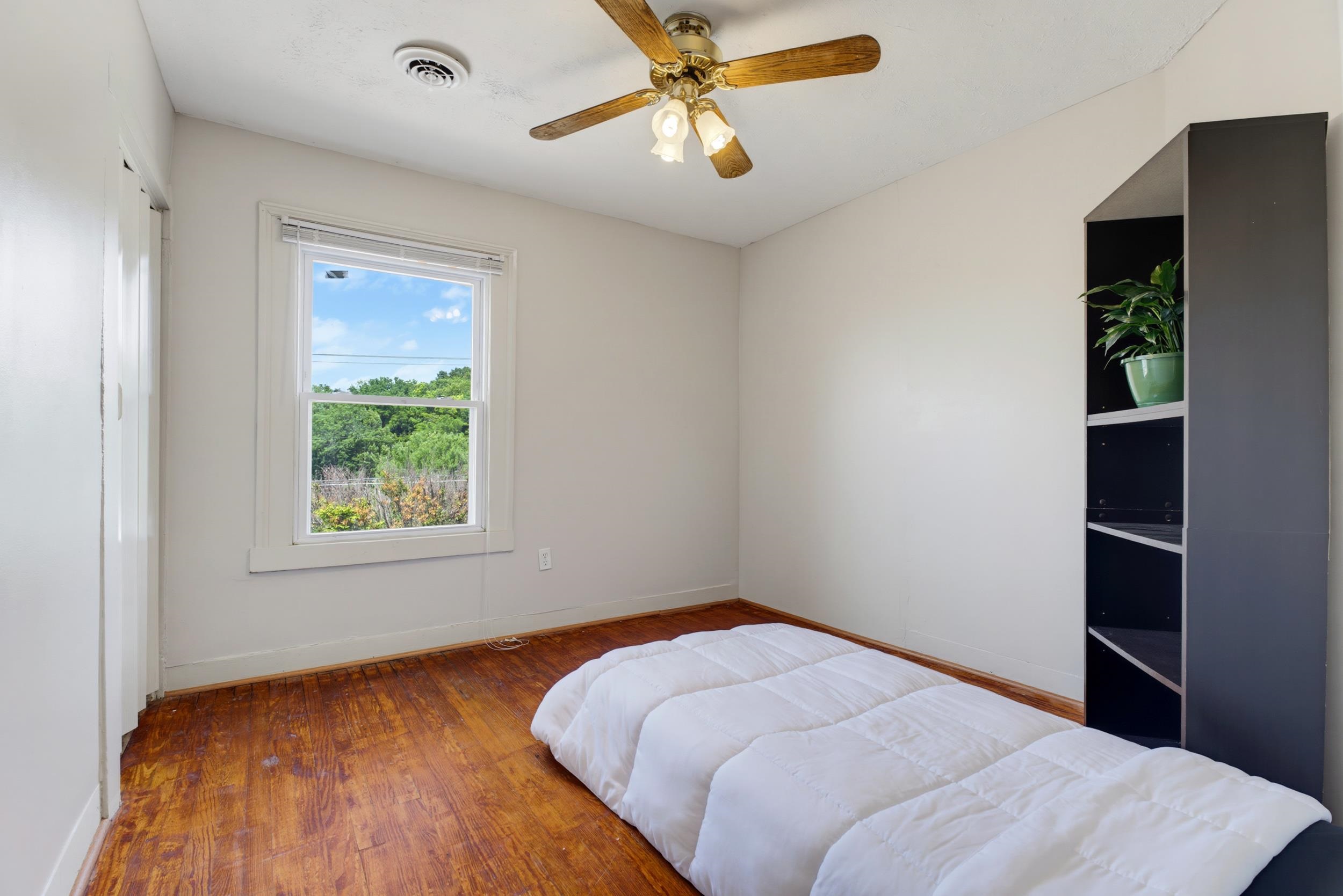 2202 POPLAR ST, STAUNTON, Virginia 24401, 2 Bedrooms Bedrooms, ,1 BathroomBathrooms,Residential,2202 POPLAR ST,679050 MLS # 679050