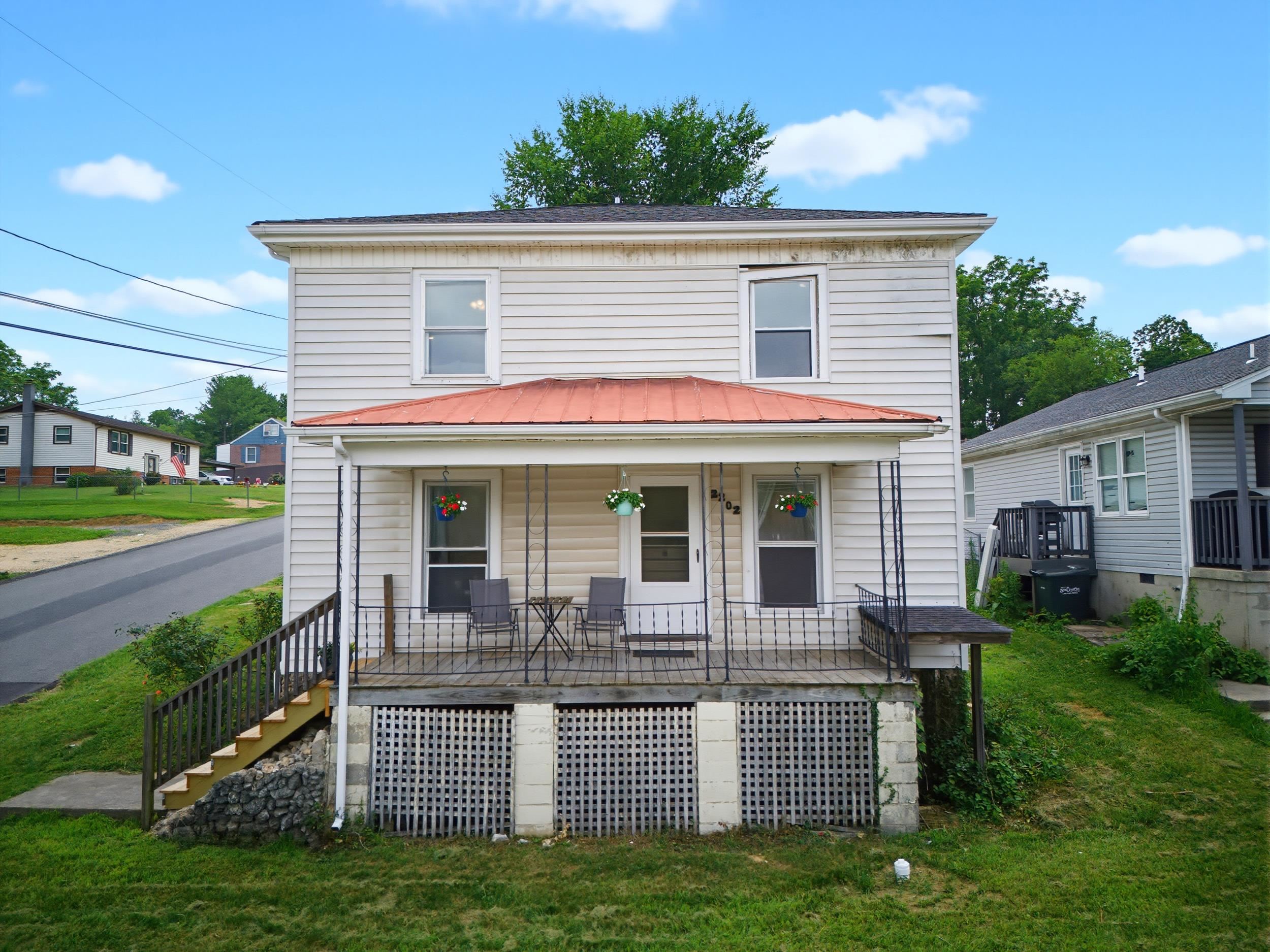 2202 POPLAR ST, STAUNTON, Virginia 24401, 2 Bedrooms Bedrooms, ,1 BathroomBathrooms,Residential,2202 POPLAR ST,679050 MLS # 679050