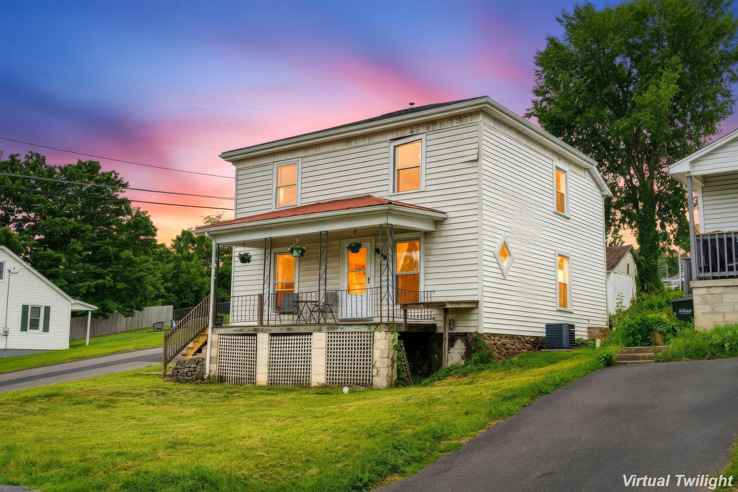 2202 POPLAR ST, STAUNTON, Virginia 24401, 2 Bedrooms Bedrooms, ,1 BathroomBathrooms,Residential,2202 POPLAR ST,679050 MLS # 679050