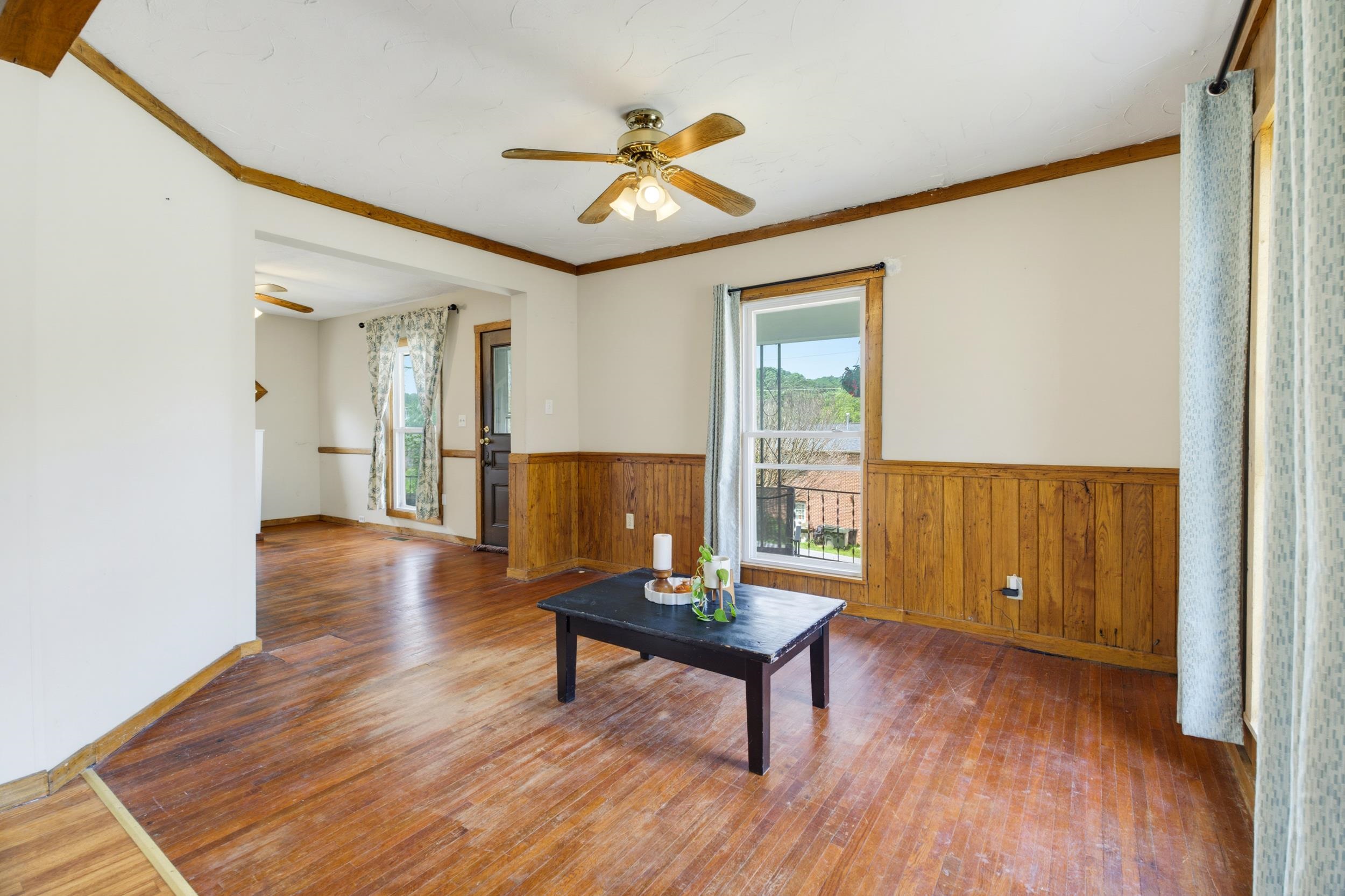 2202 POPLAR ST, STAUNTON, Virginia 24401, 2 Bedrooms Bedrooms, ,1 BathroomBathrooms,Residential,2202 POPLAR ST,679050 MLS # 679050