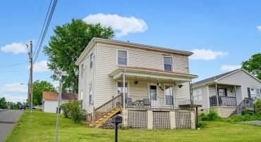 2202 POPLAR ST, STAUNTON, Virginia 24401, 2 Bedrooms Bedrooms, ,1 BathroomBathrooms,Residential,2202 POPLAR ST,679050 MLS # 679050