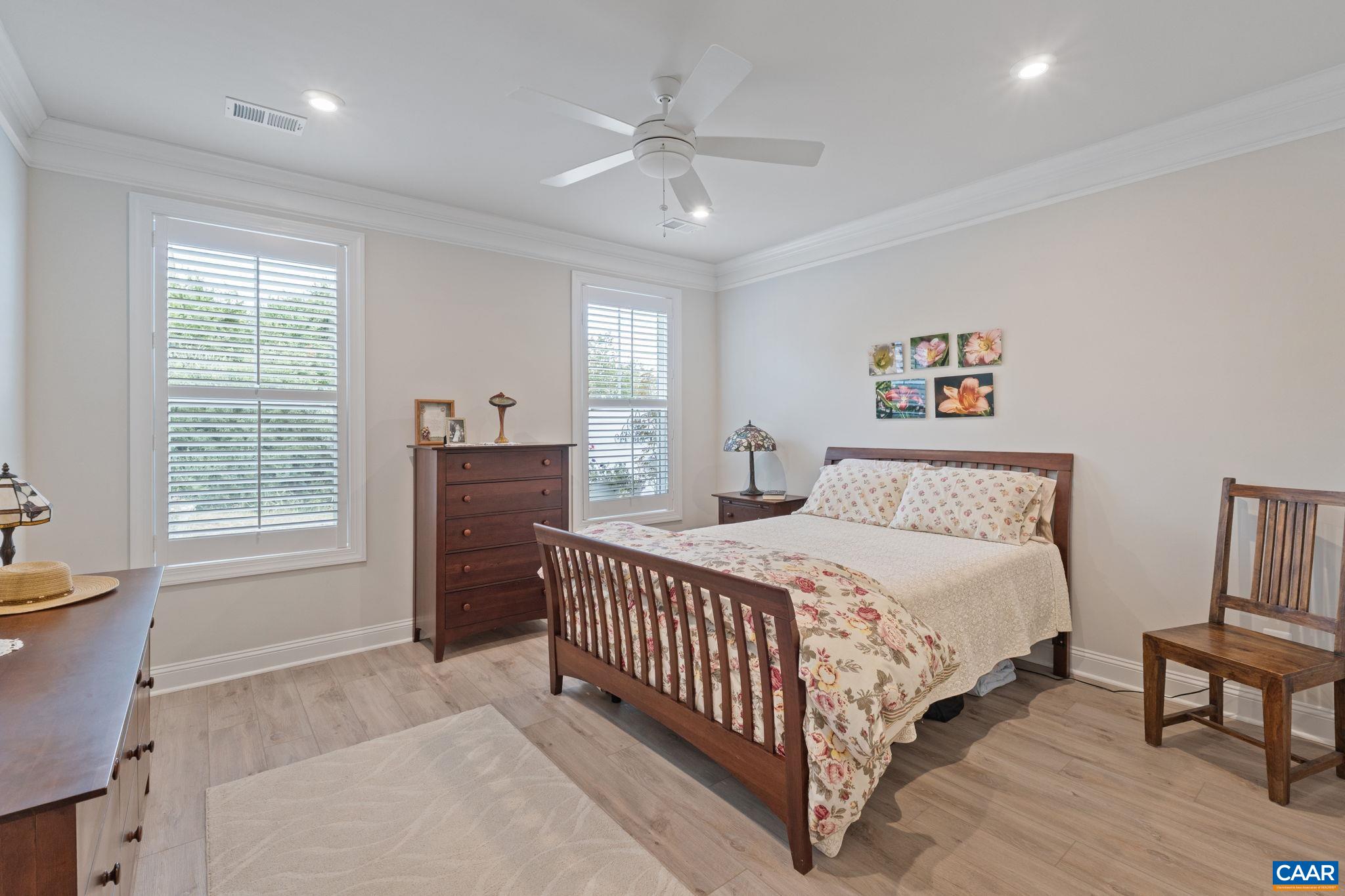 Large primary bedroom.