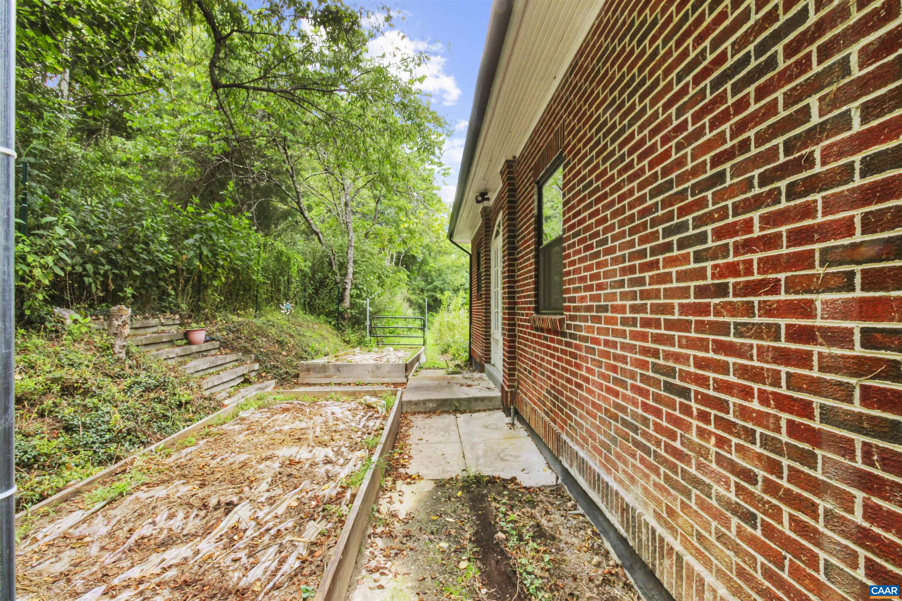 957 WERT FAULKNER HWY, NATURAL BRIDGE STATION, Virginia 24579, 4 Bedrooms Bedrooms, ,2 BathroomsBathrooms,Residential,957 Wert Faulkner Hwy, Natural Bridge Station, VA ,957 WERT FAULKNER HWY,680570 MLS # 680570 957 WERT FAULKNER HWY, NATURAL BRIDGE STATION, Virginia 24579, 4 Bedrooms Bedrooms, ,2 BathroomsBathrooms,Residential,957 Wert Faulkner Hwy, Natural Bridge Station, VA ,957 WERT FAULKNER HWY,680570 MLS # 680570