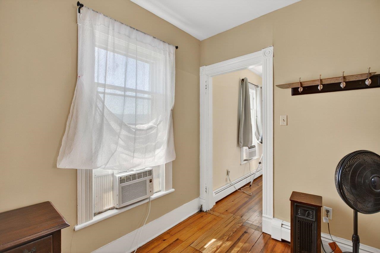 420 W SPRING ST, WOODSTOCK, Virginia 22664, 4 Bedrooms Bedrooms, ,2 BathroomsBathrooms,Residential,420 W SPRING ST,678107 MLS # 678107 420 W SPRING ST, WOODSTOCK, Virginia 22664, 4 Bedrooms Bedrooms, ,2 BathroomsBathrooms,Residential,420 W SPRING ST,678107 MLS # 678107