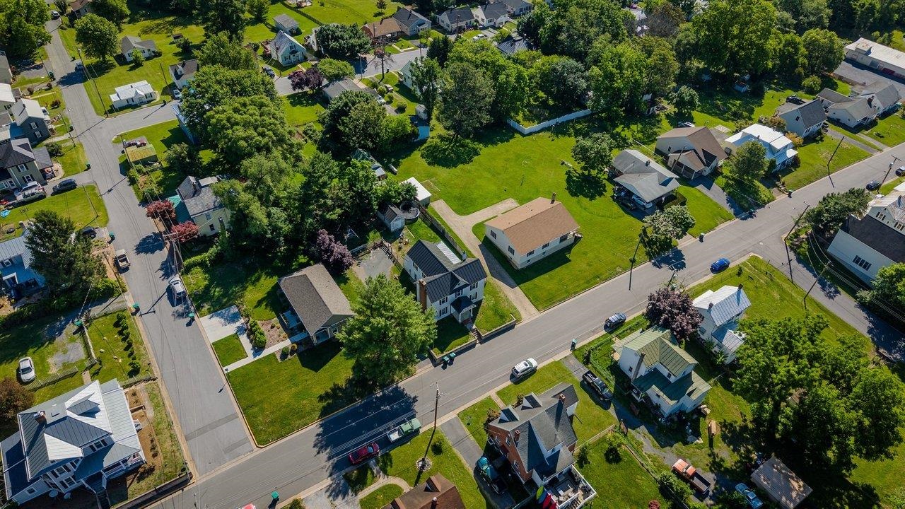 420 W SPRING ST, WOODSTOCK, Virginia 22664, 4 Bedrooms Bedrooms, ,2 BathroomsBathrooms,Residential,420 W SPRING ST,678107 MLS # 678107 420 W SPRING ST, WOODSTOCK, Virginia 22664, 4 Bedrooms Bedrooms, ,2 BathroomsBathrooms,Residential,420 W SPRING ST,678107 MLS # 678107