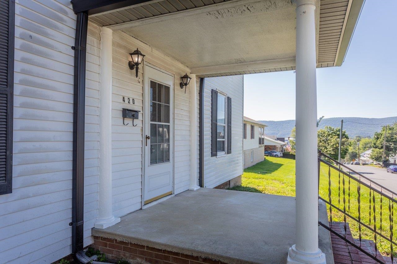 420 W SPRING ST, WOODSTOCK, Virginia 22664, 4 Bedrooms Bedrooms, ,2 BathroomsBathrooms,Residential,420 W SPRING ST,678107 MLS # 678107 420 W SPRING ST, WOODSTOCK, Virginia 22664, 4 Bedrooms Bedrooms, ,2 BathroomsBathrooms,Residential,420 W SPRING ST,678107 MLS # 678107