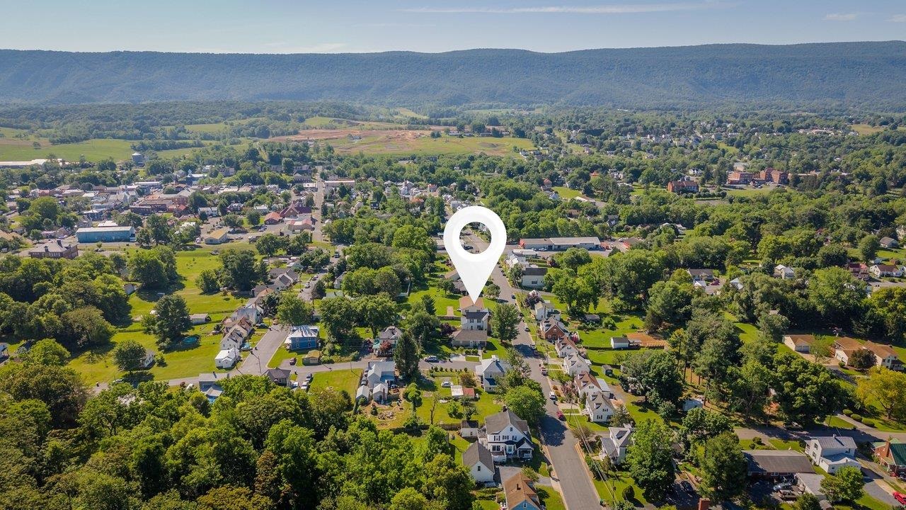 420 W SPRING ST, WOODSTOCK, Virginia 22664, 4 Bedrooms Bedrooms, ,2 BathroomsBathrooms,Residential,420 W SPRING ST,678107 MLS # 678107 420 W SPRING ST, WOODSTOCK, Virginia 22664, 4 Bedrooms Bedrooms, ,2 BathroomsBathrooms,Residential,420 W SPRING ST,678107 MLS # 678107