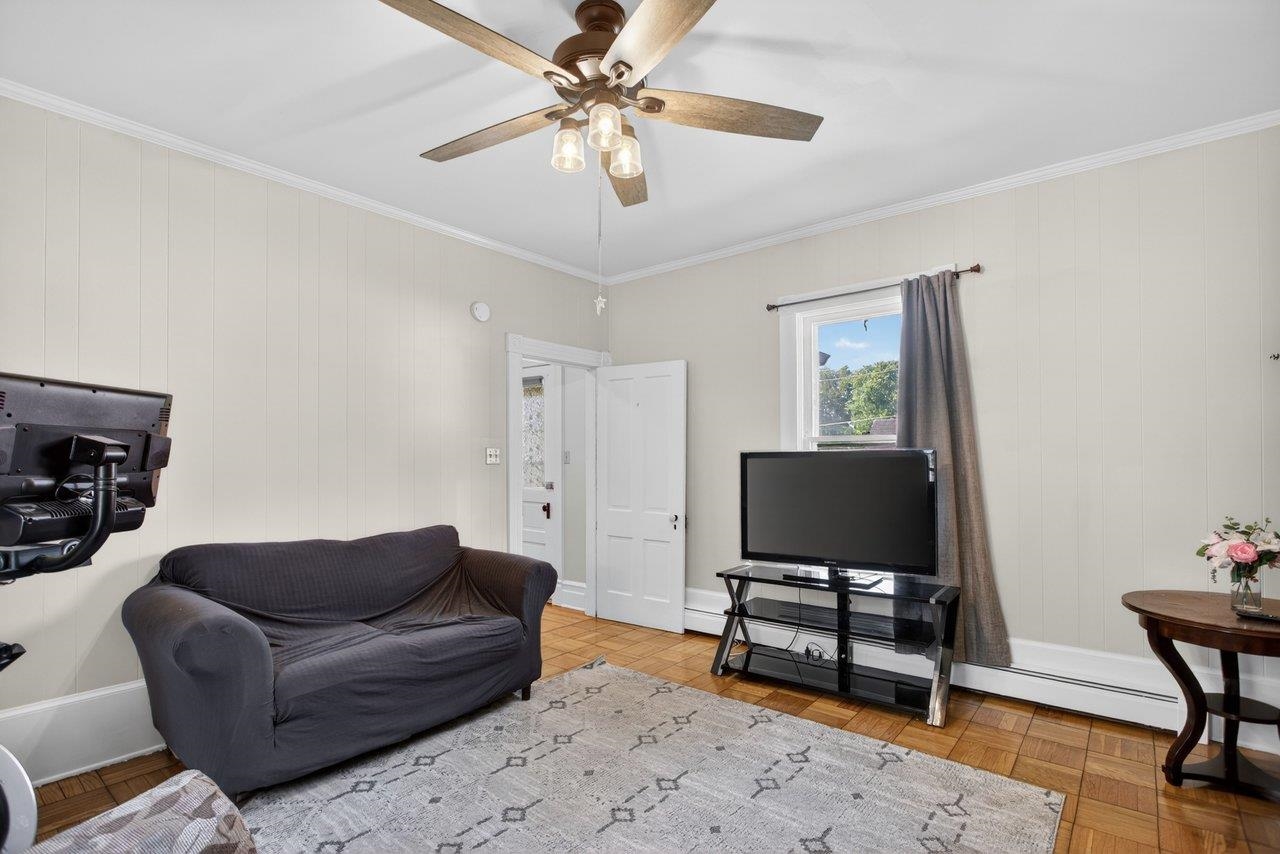 420 W SPRING ST, WOODSTOCK, Virginia 22664, 4 Bedrooms Bedrooms, ,2 BathroomsBathrooms,Residential,420 W SPRING ST,678107 MLS # 678107 420 W SPRING ST, WOODSTOCK, Virginia 22664, 4 Bedrooms Bedrooms, ,2 BathroomsBathrooms,Residential,420 W SPRING ST,678107 MLS # 678107