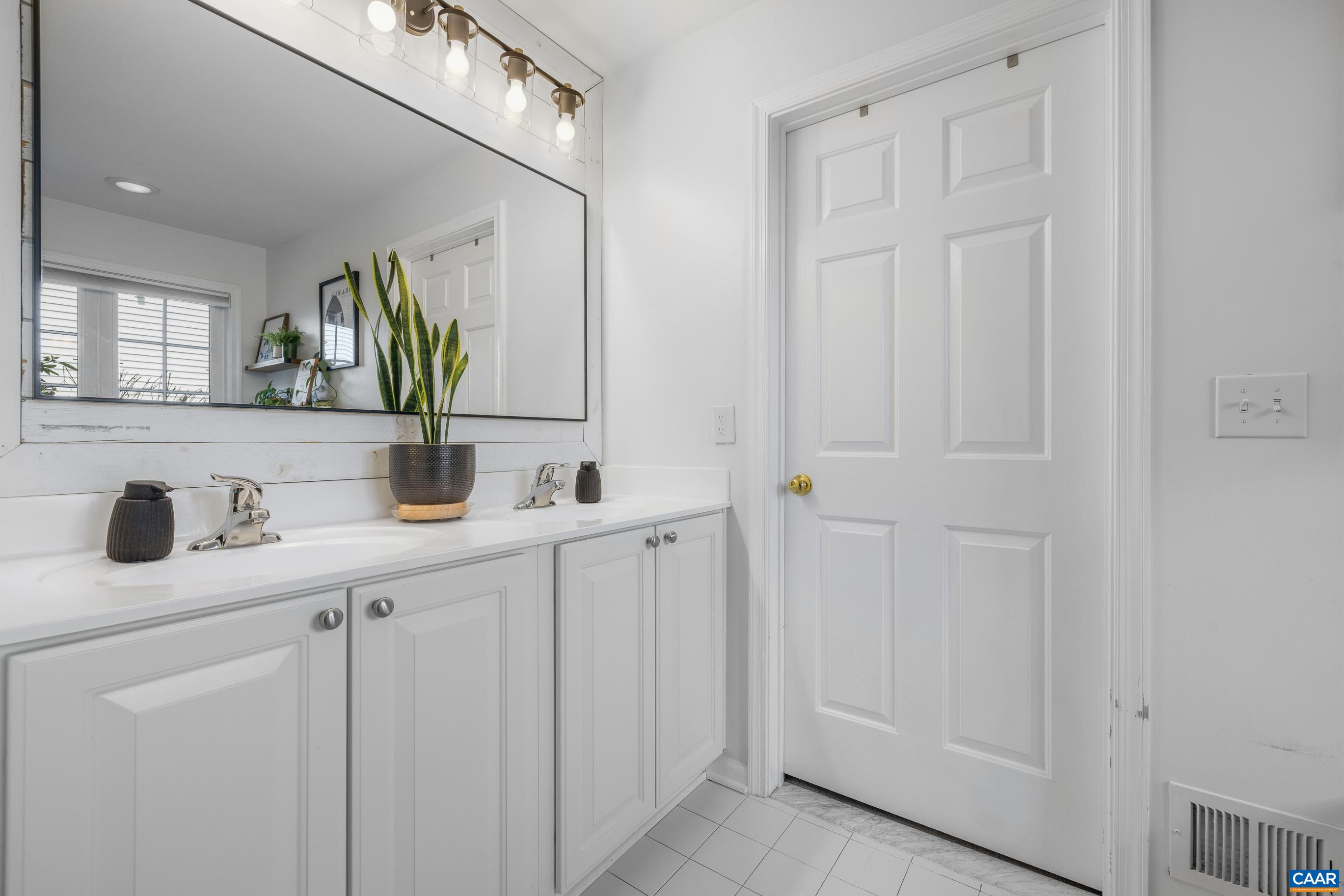 137 WHISPERING WOODS PL, ZION CROSSROADS, Virginia 22942, 4 Bedrooms Bedrooms, ,3 BathroomsBathrooms,Residential,137 WHISPERING WOODS PL,679447 MLS # 679447