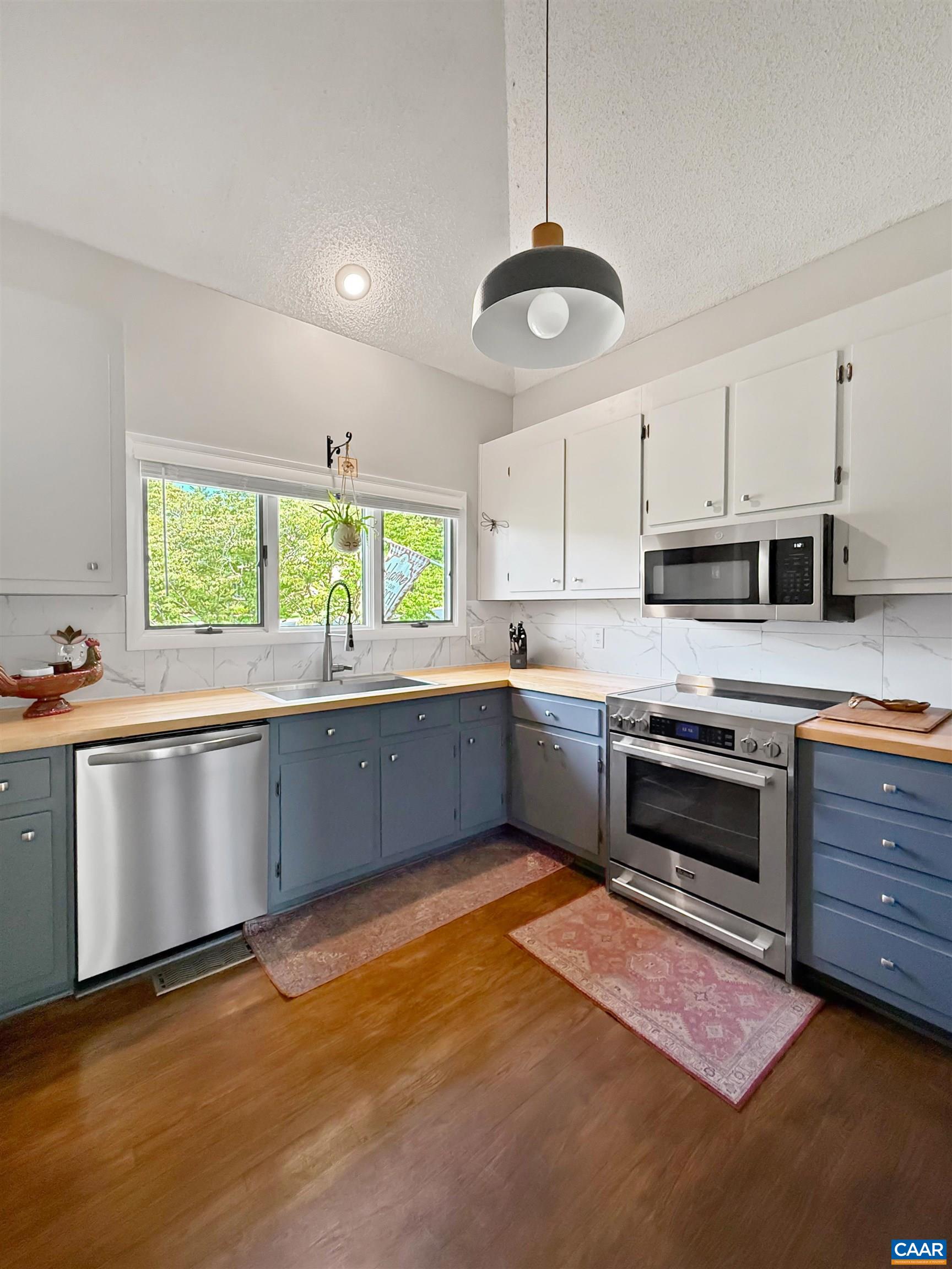 8 SHANNON PL, STAUNTON, Virginia 24401, 2 Bedrooms Bedrooms, ,2 BathroomsBathrooms,Residential,8 SHANNON PL,680529 MLS # 680529 8 SHANNON PL, STAUNTON, Virginia 24401, 2 Bedrooms Bedrooms, ,2 BathroomsBathrooms,Residential,8 SHANNON PL,680529 MLS # 680529