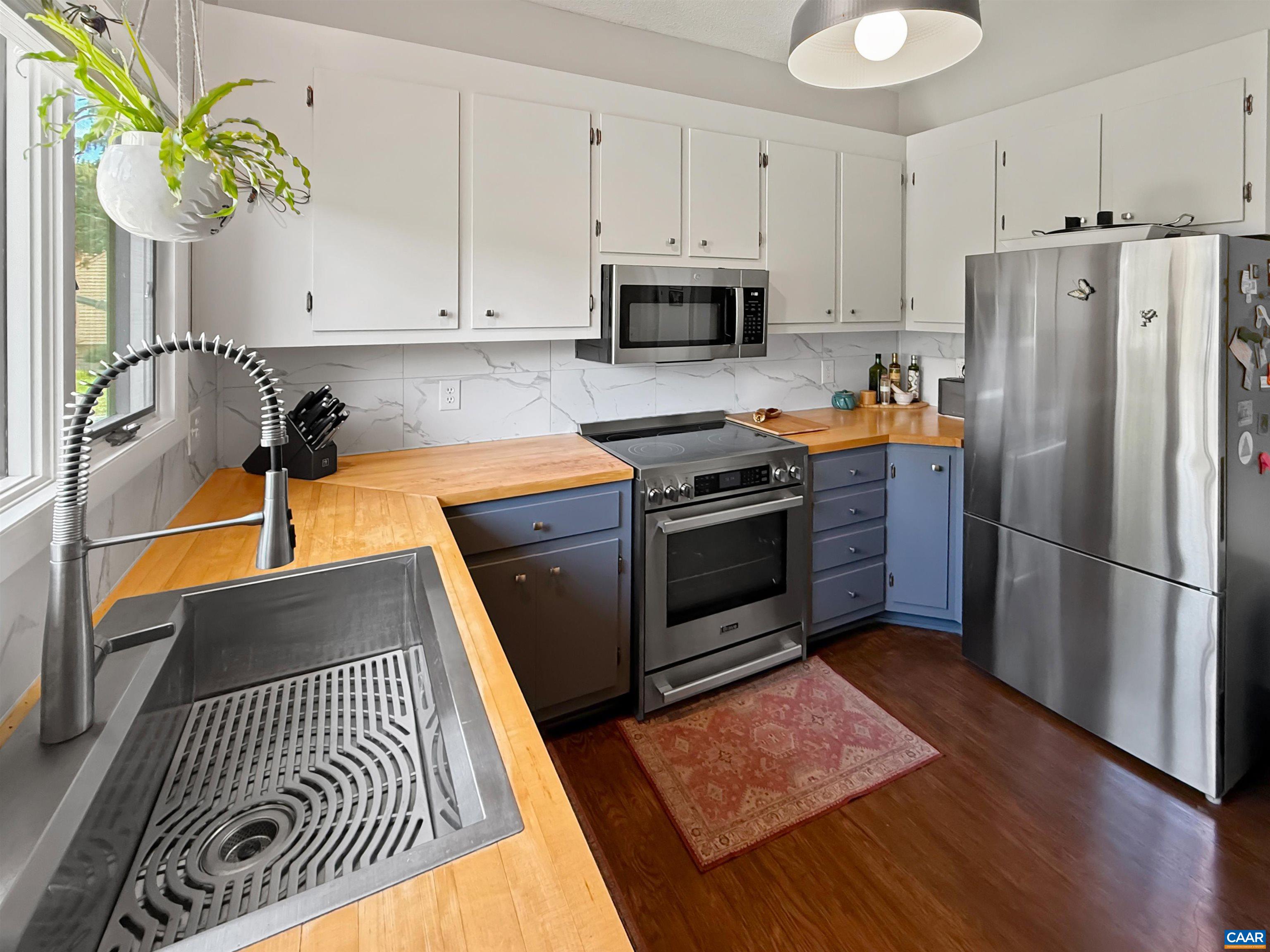 8 SHANNON PL, STAUNTON, Virginia 24401, 2 Bedrooms Bedrooms, ,2 BathroomsBathrooms,Residential,8 SHANNON PL,680529 MLS # 680529 8 SHANNON PL, STAUNTON, Virginia 24401, 2 Bedrooms Bedrooms, ,2 BathroomsBathrooms,Residential,8 SHANNON PL,680529 MLS # 680529