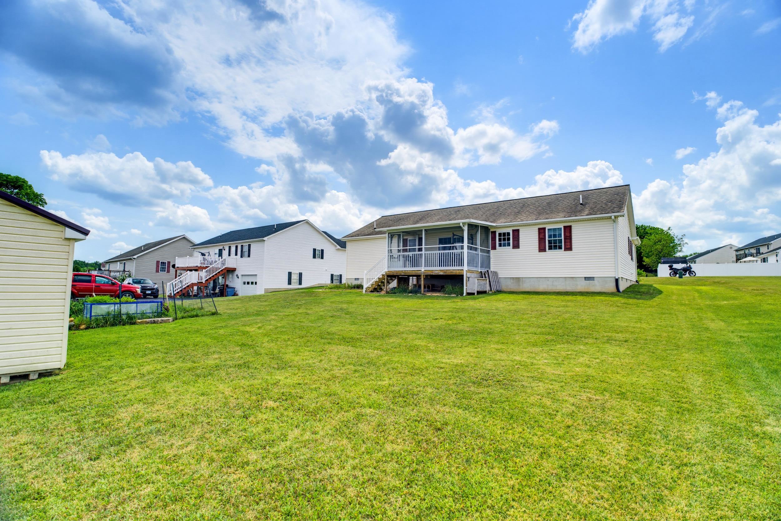 18 DANFORTH DR, WEYERS CAVE, Virginia 24486, 3 Bedrooms Bedrooms, ,2 BathroomsBathrooms,Residential,18 DANFORTH DR,680603 MLS # 680603 18 DANFORTH DR, WEYERS CAVE, Virginia 24486, 3 Bedrooms Bedrooms, ,2 BathroomsBathrooms,Residential,18 DANFORTH DR,680603 MLS # 680603