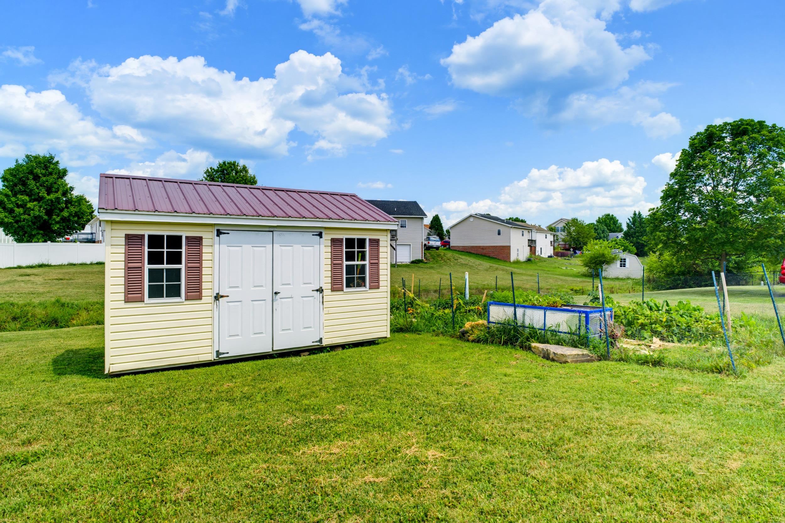 18 DANFORTH DR, WEYERS CAVE, Virginia 24486, 3 Bedrooms Bedrooms, ,2 BathroomsBathrooms,Residential,18 DANFORTH DR,680603 MLS # 680603 18 DANFORTH DR, WEYERS CAVE, Virginia 24486, 3 Bedrooms Bedrooms, ,2 BathroomsBathrooms,Residential,18 DANFORTH DR,680603 MLS # 680603