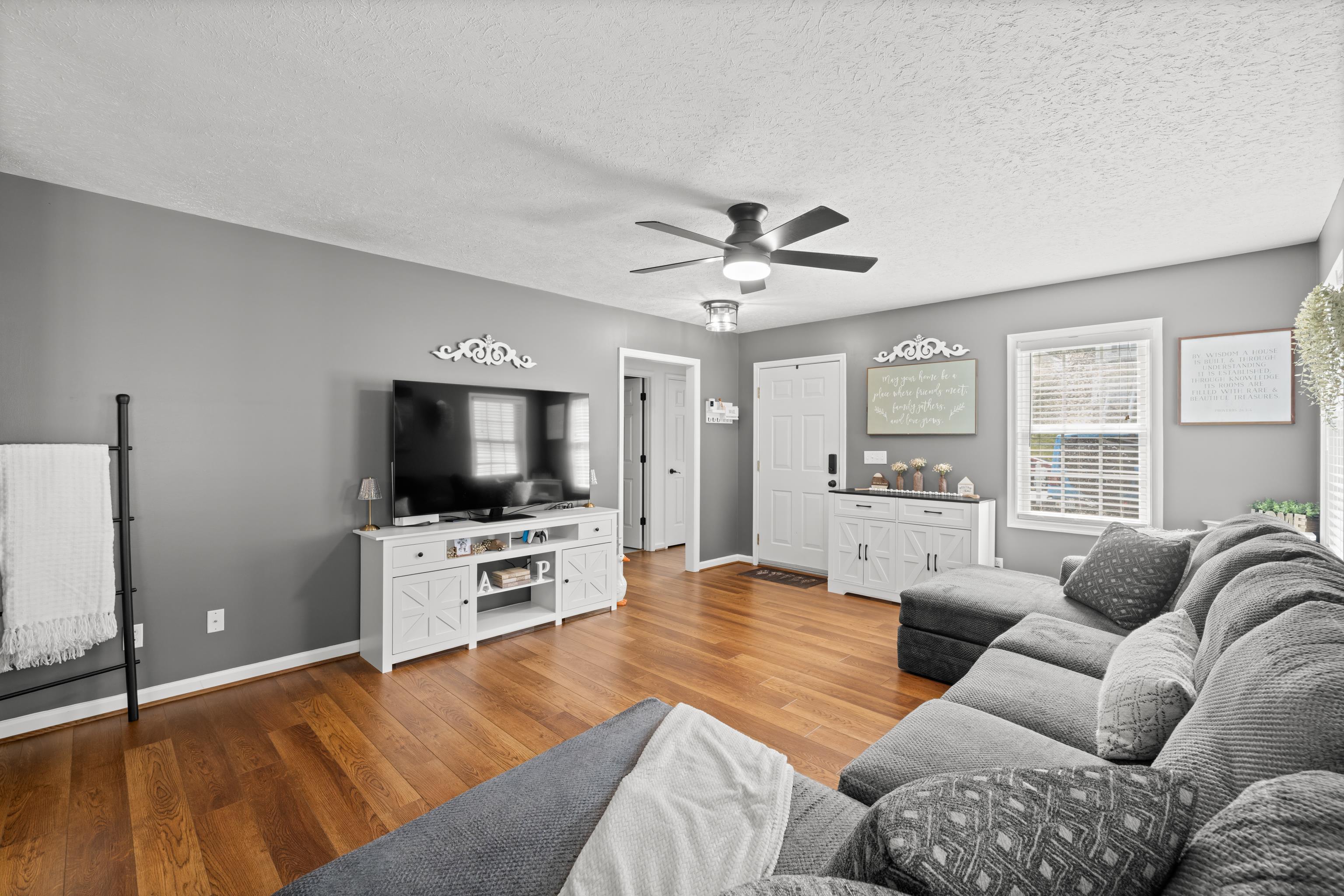 523 D ST, STAUNTON, Virginia 24401, 3 Bedrooms Bedrooms, ,2 BathroomsBathrooms,Residential,523 D ST,680606 MLS # 680606