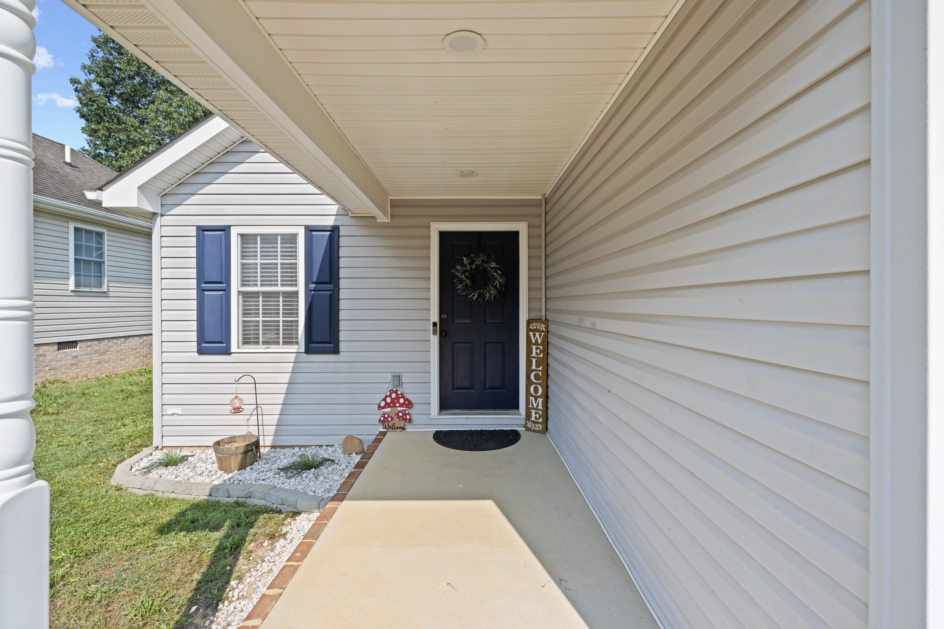 523 D ST, STAUNTON, Virginia 24401, 3 Bedrooms Bedrooms, ,2 BathroomsBathrooms,Residential,523 D ST,680606 MLS # 680606
