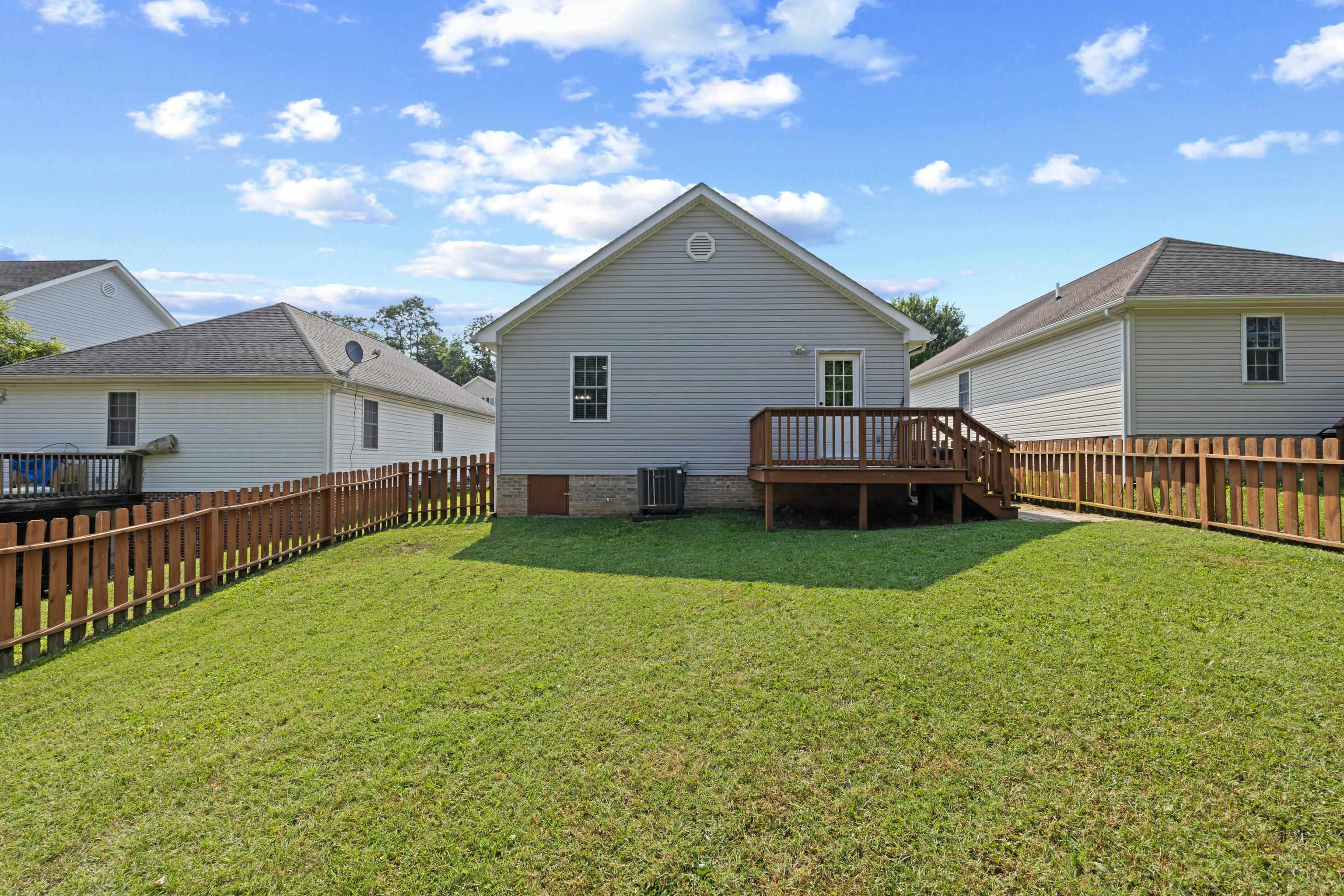523 D ST, STAUNTON, Virginia 24401, 3 Bedrooms Bedrooms, ,2 BathroomsBathrooms,Residential,523 D ST,680606 MLS # 680606