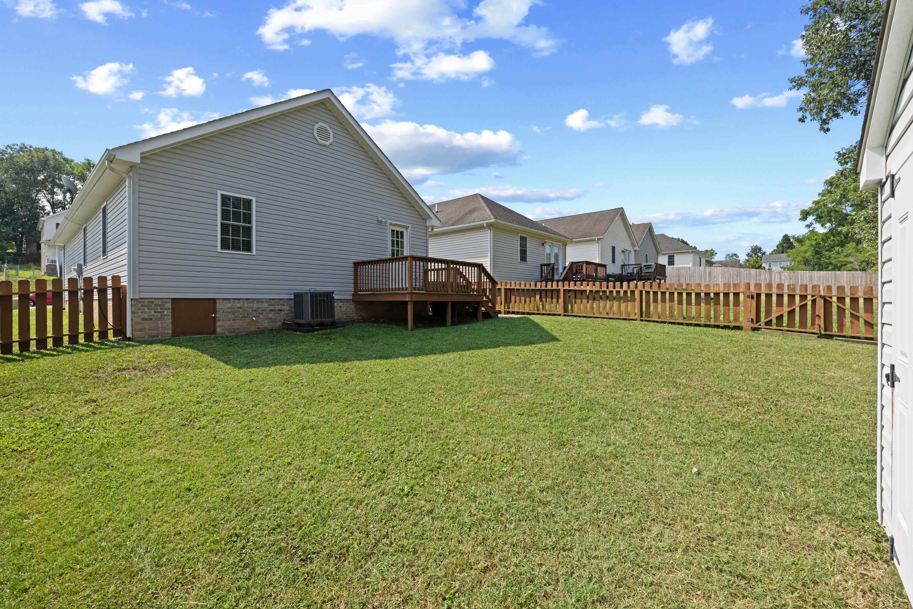 523 D ST, STAUNTON, Virginia 24401, 3 Bedrooms Bedrooms, ,2 BathroomsBathrooms,Residential,523 D ST,680606 MLS # 680606