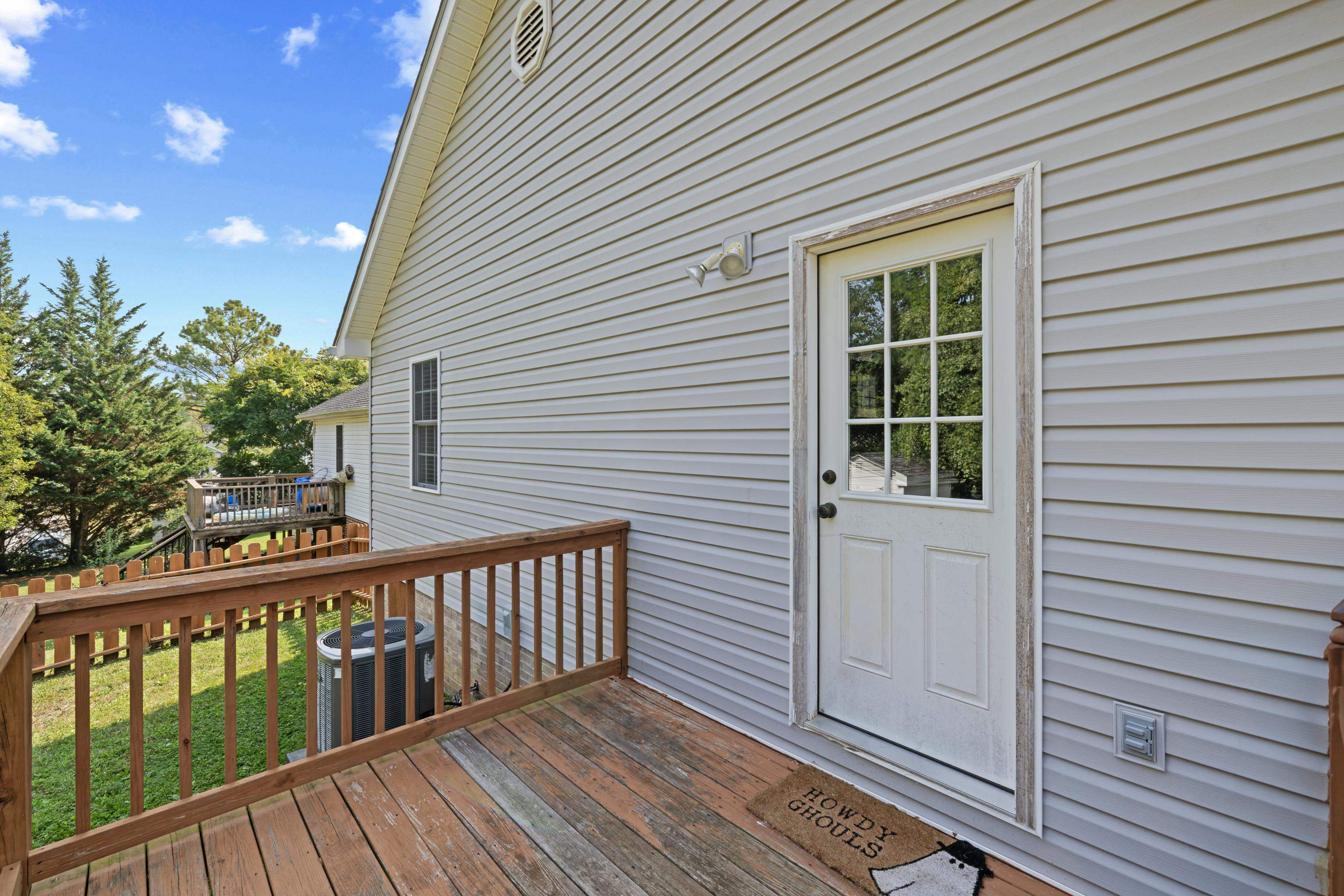 523 D ST, STAUNTON, Virginia 24401, 3 Bedrooms Bedrooms, ,2 BathroomsBathrooms,Residential,523 D ST,680606 MLS # 680606