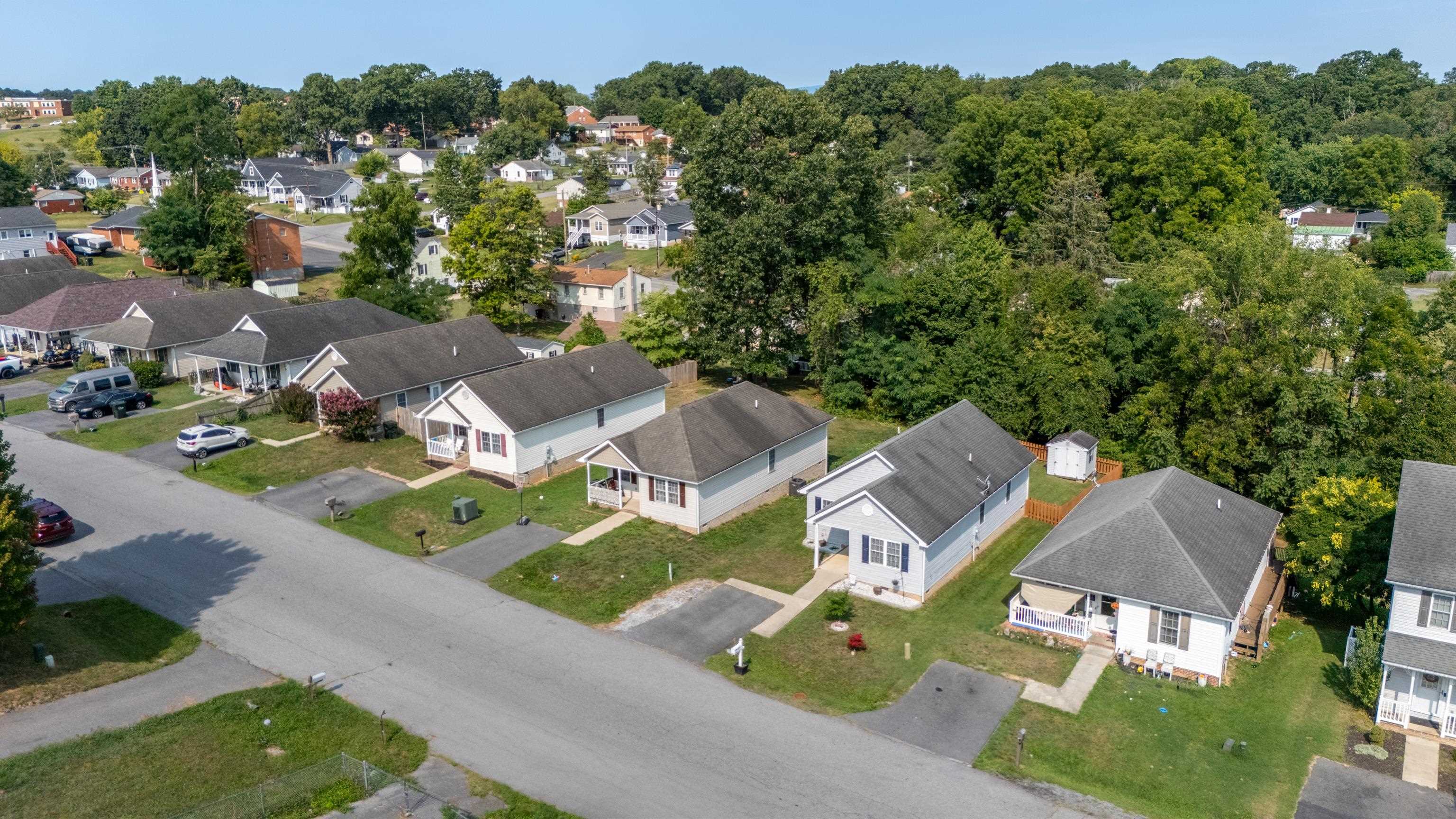 523 D ST, STAUNTON, Virginia 24401, 3 Bedrooms Bedrooms, ,2 BathroomsBathrooms,Residential,523 D ST,680606 MLS # 680606