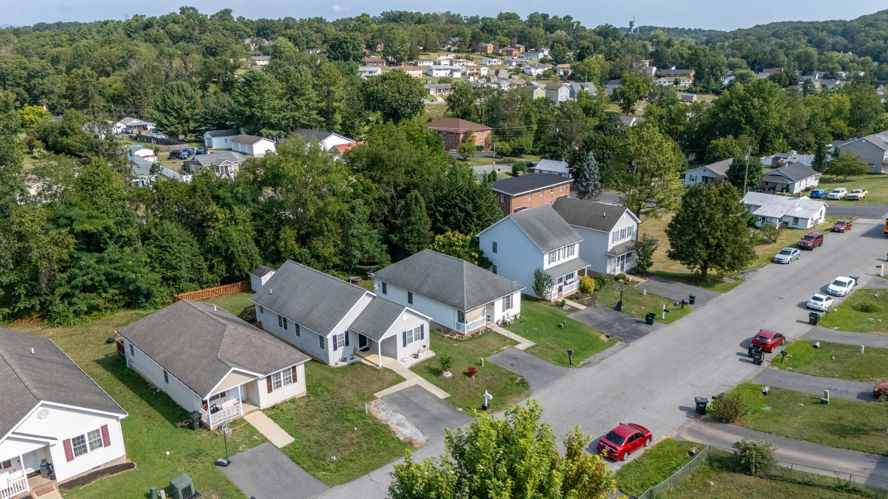 523 D ST, STAUNTON, Virginia 24401, 3 Bedrooms Bedrooms, ,2 BathroomsBathrooms,Residential,523 D ST,680606 MLS # 680606