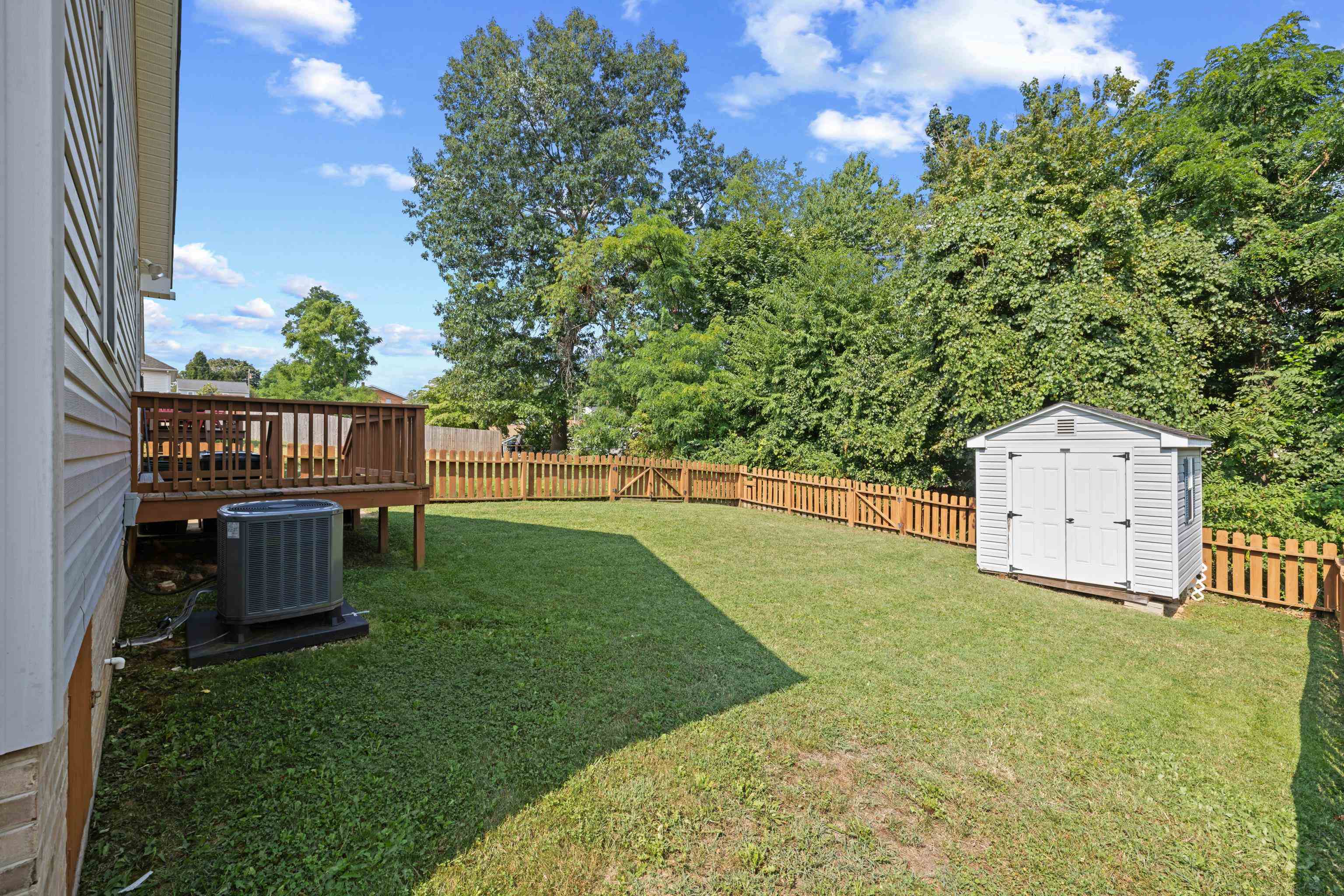 523 D ST, STAUNTON, Virginia 24401, 3 Bedrooms Bedrooms, ,2 BathroomsBathrooms,Residential,523 D ST,680606 MLS # 680606