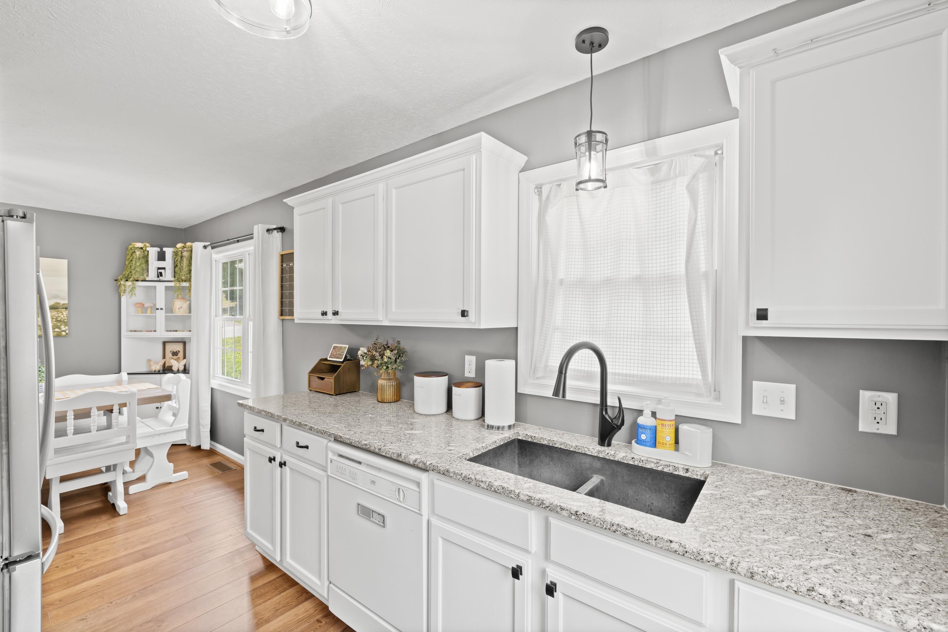 523 D ST, STAUNTON, Virginia 24401, 3 Bedrooms Bedrooms, ,2 BathroomsBathrooms,Residential,523 D ST,680606 MLS # 680606