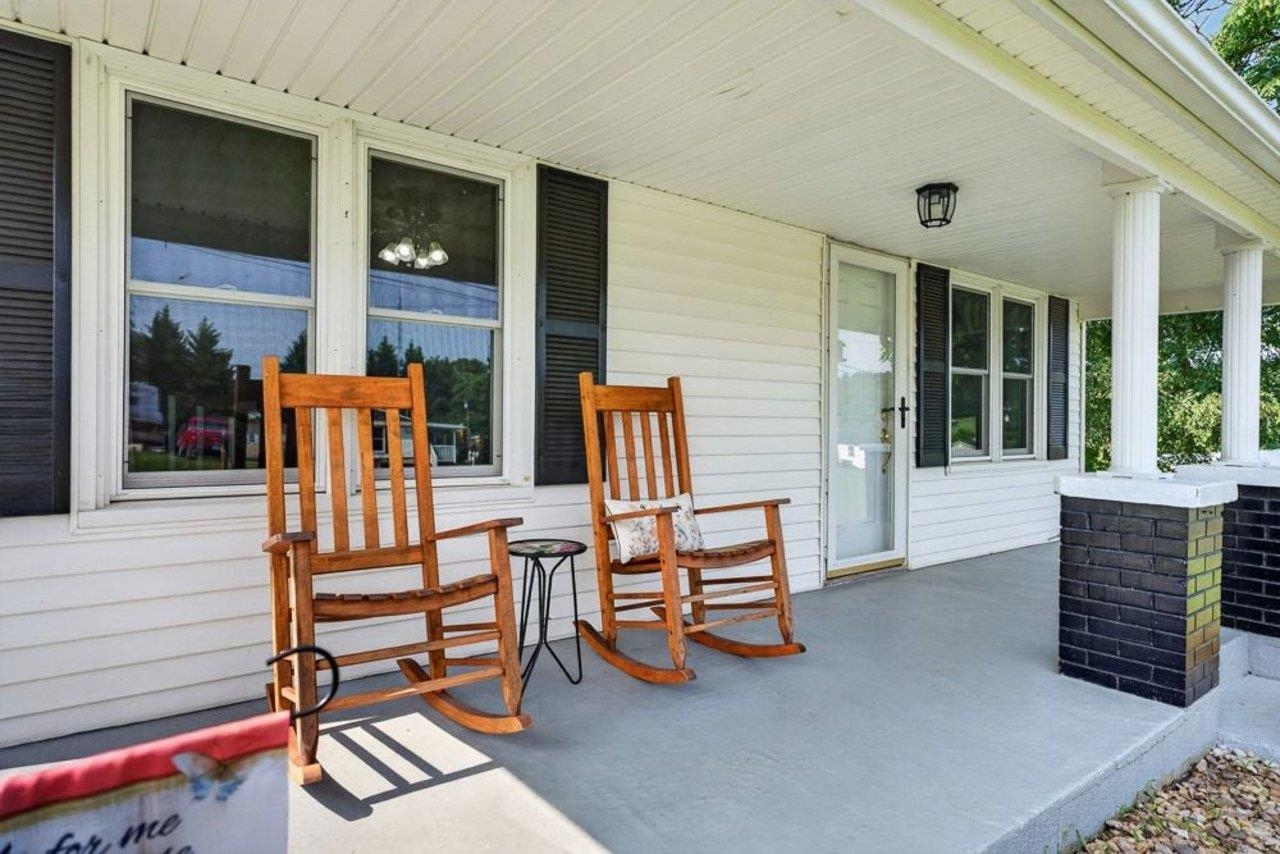 17786 RED BRUSH RD, ELKTON, Virginia 22827, 3 Bedrooms Bedrooms, ,1 BathroomBathrooms,Residential,17786 RED BRUSH RD,680612 MLS # 680612 17786 RED BRUSH RD, ELKTON, Virginia 22827, 3 Bedrooms Bedrooms, ,1 BathroomBathrooms,Residential,17786 RED BRUSH RD,680612 MLS # 680612