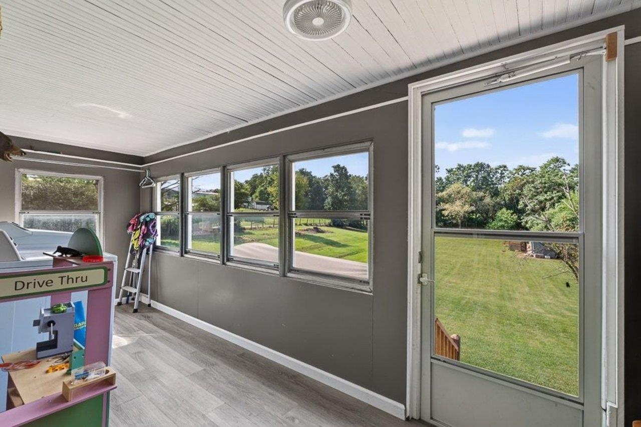 17786 RED BRUSH RD, ELKTON, Virginia 22827, 3 Bedrooms Bedrooms, ,1 BathroomBathrooms,Residential,17786 RED BRUSH RD,680612 MLS # 680612 17786 RED BRUSH RD, ELKTON, Virginia 22827, 3 Bedrooms Bedrooms, ,1 BathroomBathrooms,Residential,17786 RED BRUSH RD,680612 MLS # 680612