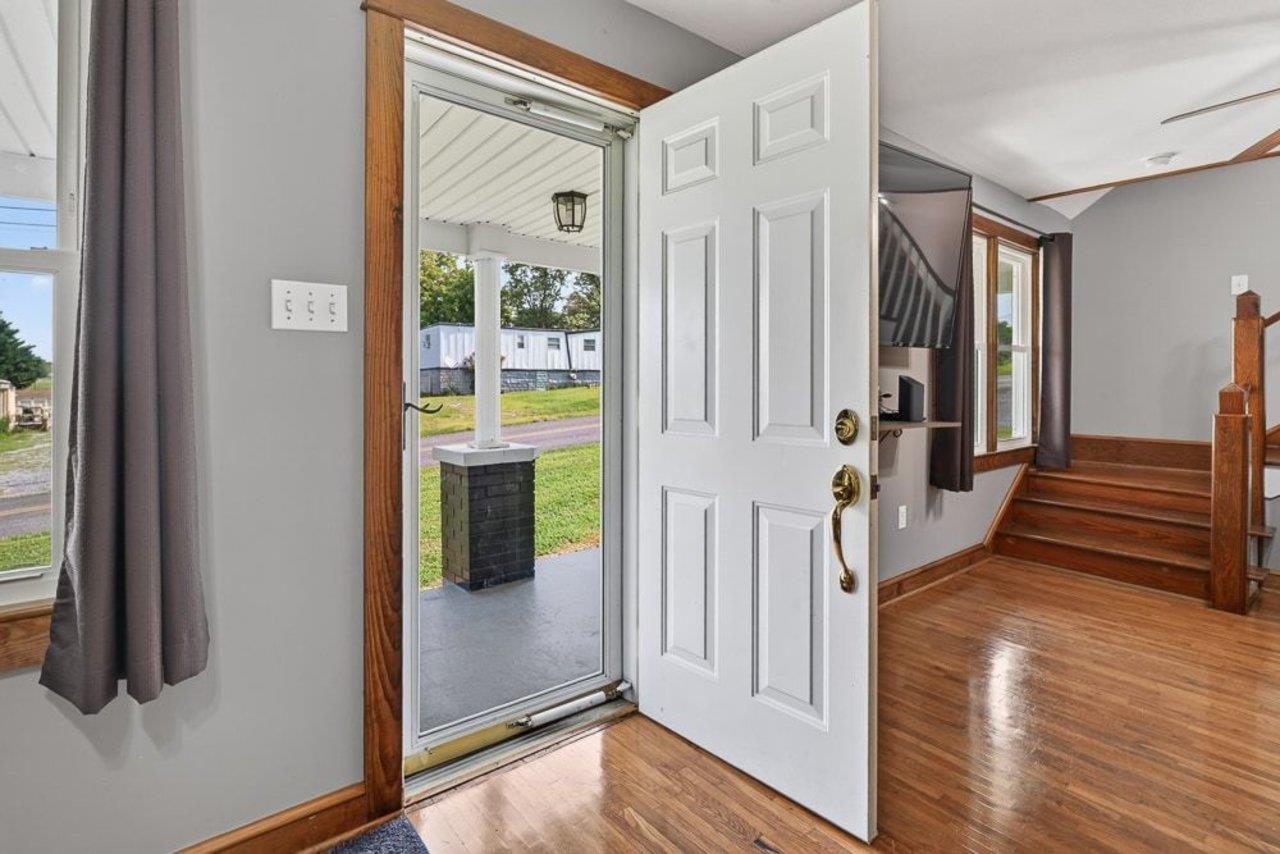 17786 RED BRUSH RD, ELKTON, Virginia 22827, 3 Bedrooms Bedrooms, ,1 BathroomBathrooms,Residential,17786 RED BRUSH RD,680612 MLS # 680612 17786 RED BRUSH RD, ELKTON, Virginia 22827, 3 Bedrooms Bedrooms, ,1 BathroomBathrooms,Residential,17786 RED BRUSH RD,680612 MLS # 680612