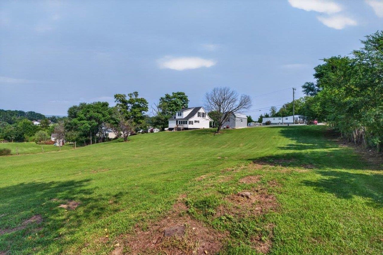 17786 RED BRUSH RD, ELKTON, Virginia 22827, 3 Bedrooms Bedrooms, ,1 BathroomBathrooms,Residential,17786 RED BRUSH RD,680612 MLS # 680612 17786 RED BRUSH RD, ELKTON, Virginia 22827, 3 Bedrooms Bedrooms, ,1 BathroomBathrooms,Residential,17786 RED BRUSH RD,680612 MLS # 680612