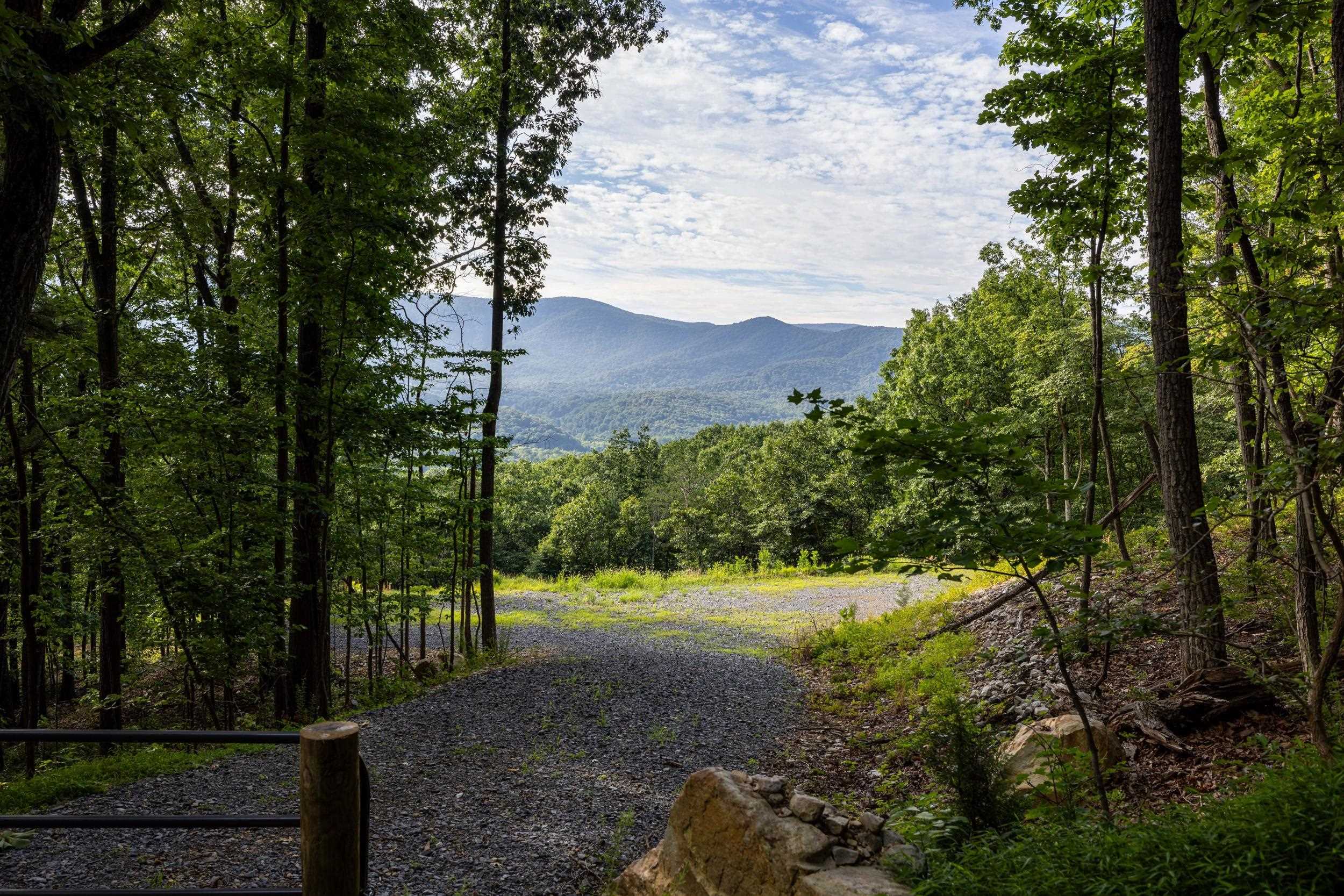 0 ROUNDHEAD MOUNTAIN RD, STANLEY, Virginia 22851, ,Land,0 ROUNDHEAD MOUNTAIN RD,680626 MLS # 680626 0 ROUNDHEAD MOUNTAIN RD, STANLEY, Virginia 22851, ,Land,0 ROUNDHEAD MOUNTAIN RD,680626 MLS # 680626