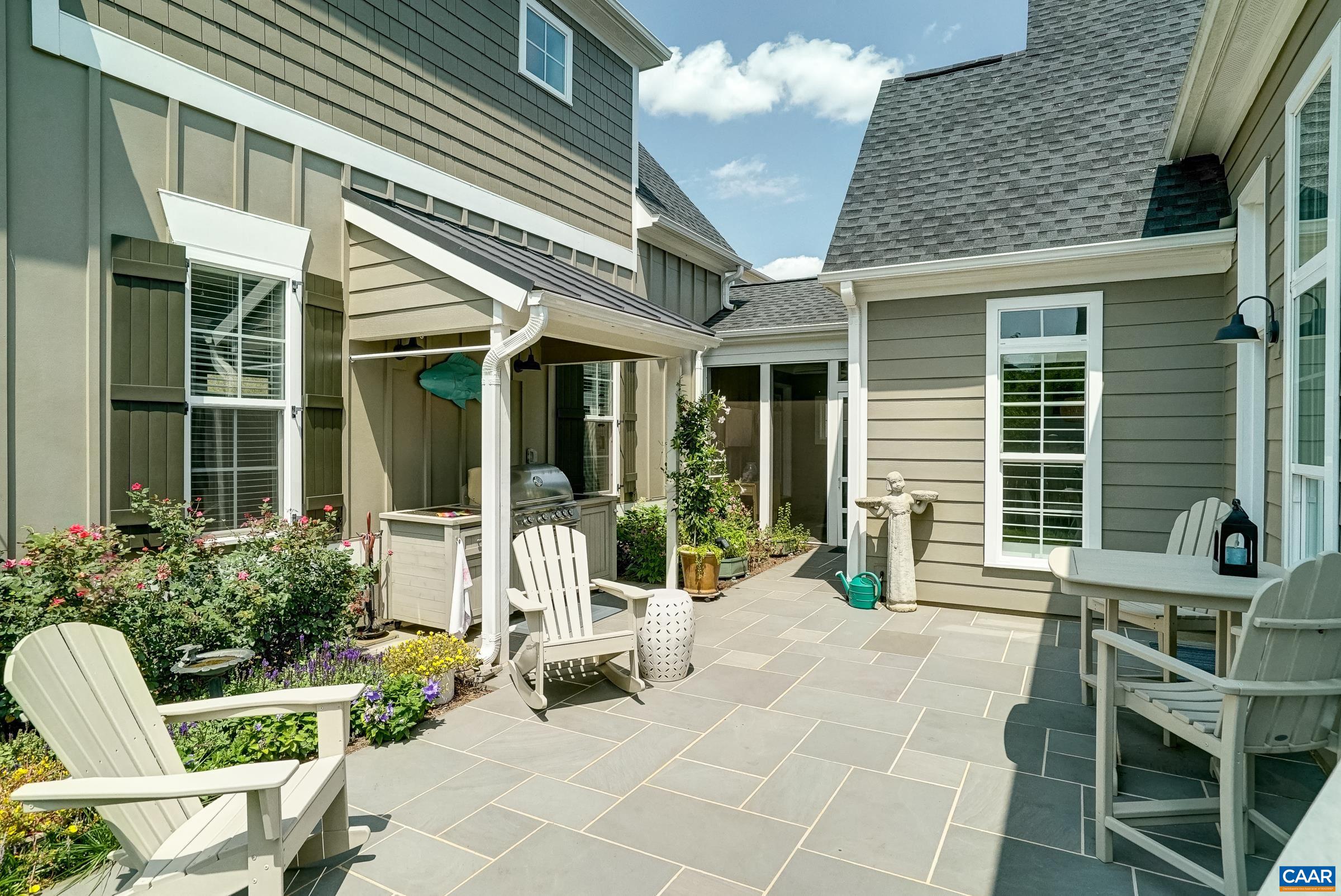 Amazing private courtyard space with bluestone patio. Amazing private courtyard space with bluestone patio.