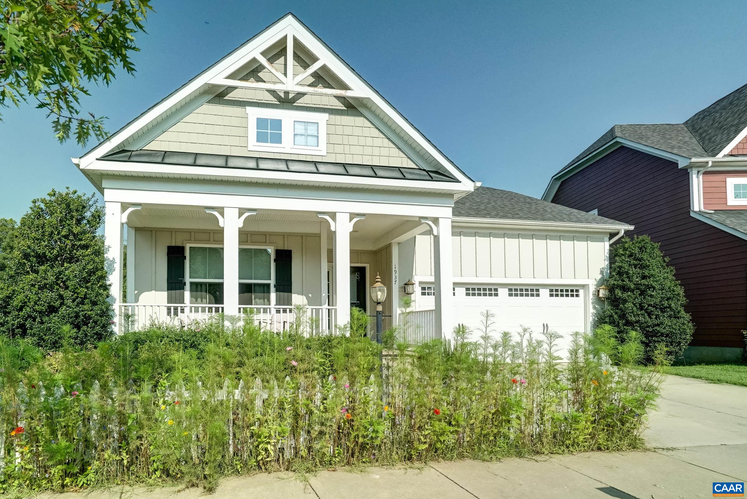 Beautiful Wickham Pond home features one level living and a full walk out basement! Beautiful Wickham Pond home features one level living and a full walk out basement!