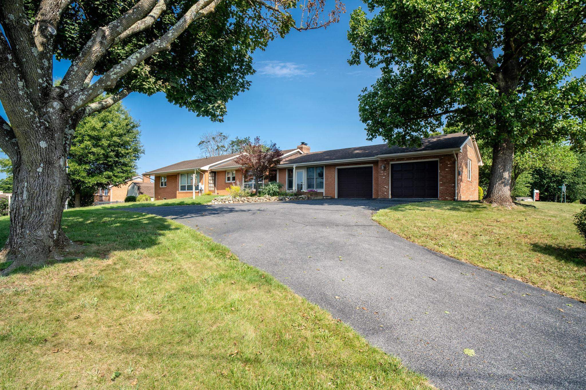 103 WEST HIGH ST, STUARTS DRAFT, Virginia 24477, 3 Bedrooms Bedrooms, ,2 BathroomsBathrooms,Residential,103 WEST HIGH ST,680614 MLS # 680614 103 WEST HIGH ST, STUARTS DRAFT, Virginia 24477, 3 Bedrooms Bedrooms, ,2 BathroomsBathrooms,Residential,103 WEST HIGH ST,680614 MLS # 680614