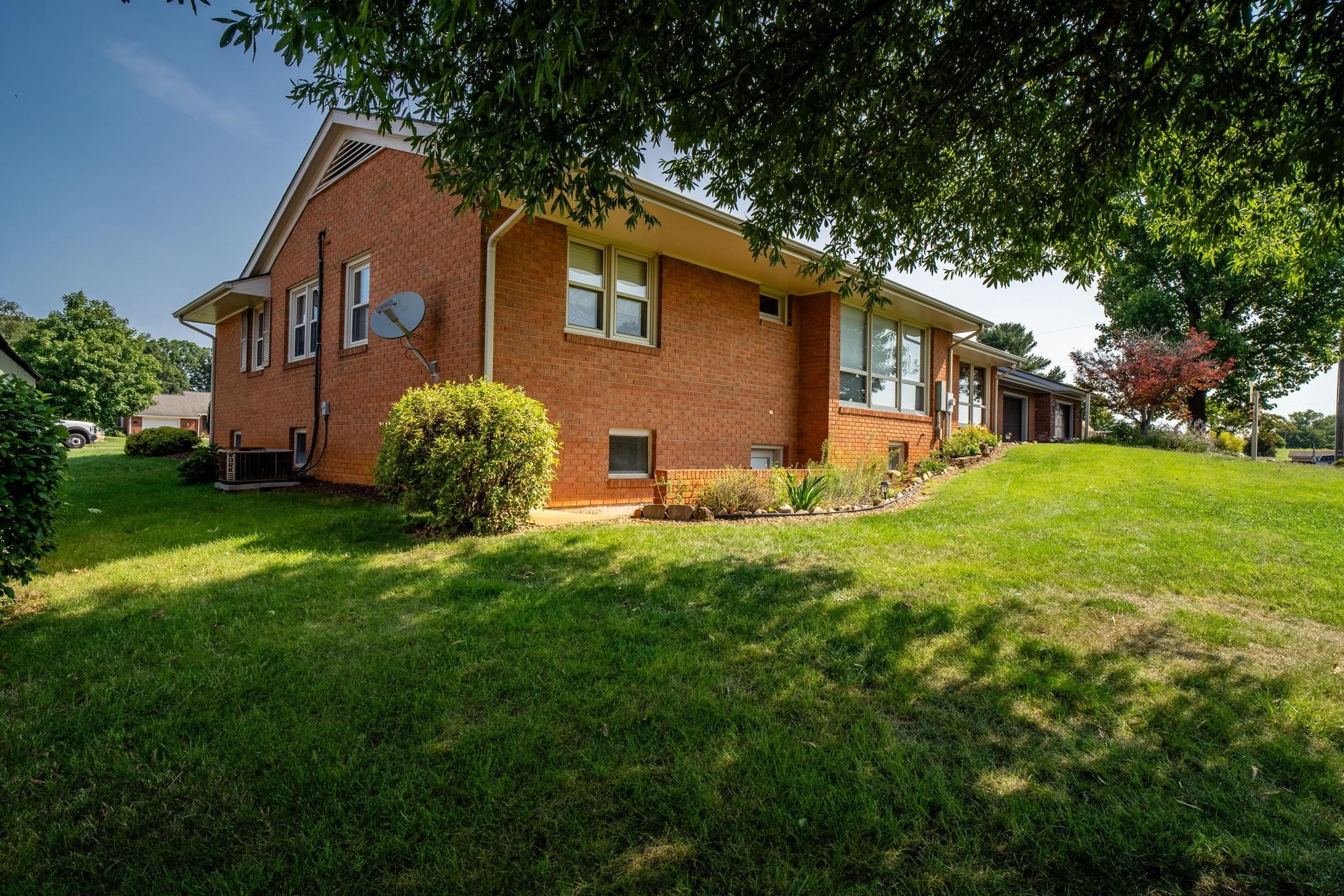 103 WEST HIGH ST, STUARTS DRAFT, Virginia 24477, 3 Bedrooms Bedrooms, ,2 BathroomsBathrooms,Residential,103 WEST HIGH ST,680614 MLS # 680614 103 WEST HIGH ST, STUARTS DRAFT, Virginia 24477, 3 Bedrooms Bedrooms, ,2 BathroomsBathrooms,Residential,103 WEST HIGH ST,680614 MLS # 680614