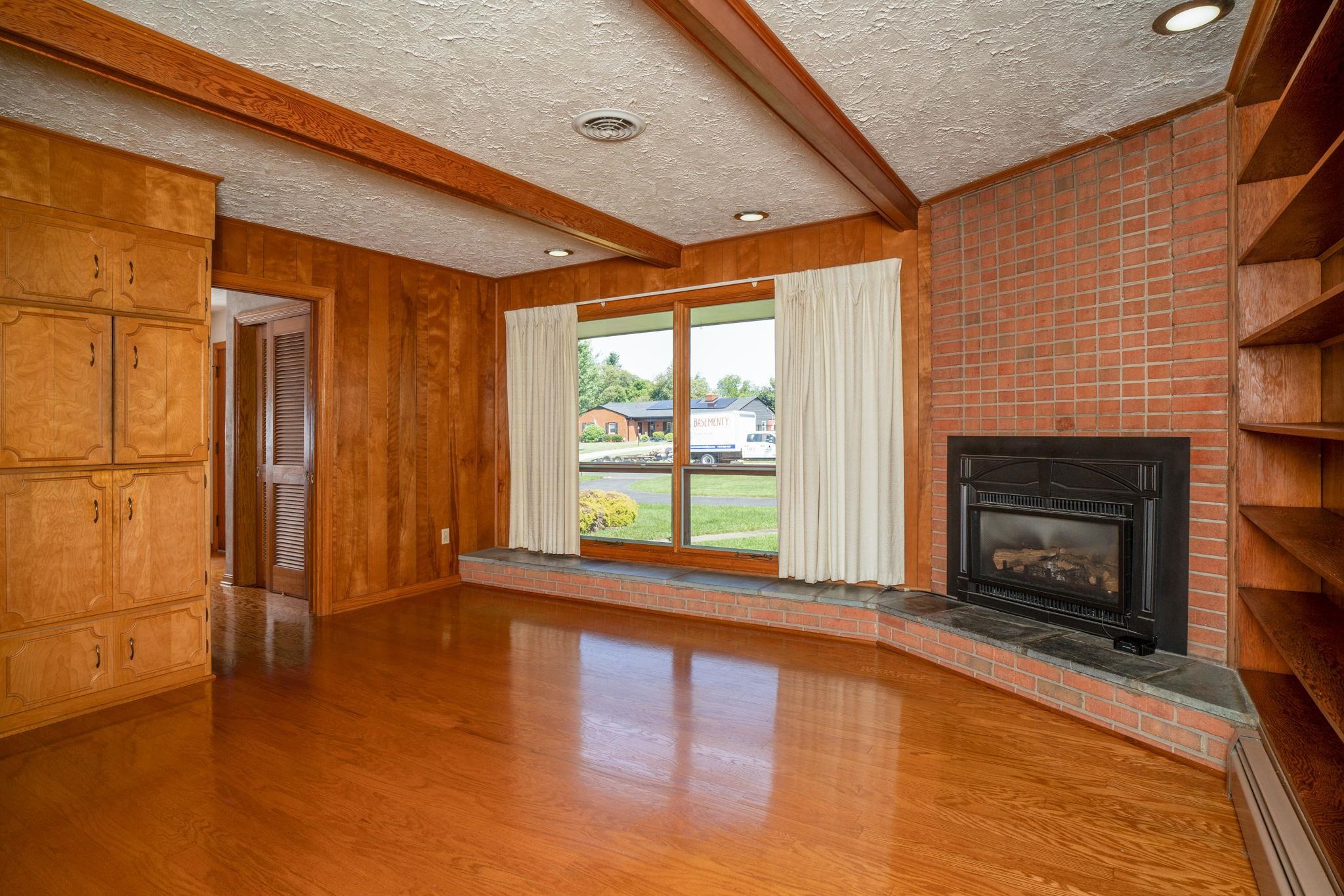 103 WEST HIGH ST, STUARTS DRAFT, Virginia 24477, 3 Bedrooms Bedrooms, ,2 BathroomsBathrooms,Residential,103 WEST HIGH ST,680614 MLS # 680614 103 WEST HIGH ST, STUARTS DRAFT, Virginia 24477, 3 Bedrooms Bedrooms, ,2 BathroomsBathrooms,Residential,103 WEST HIGH ST,680614 MLS # 680614
