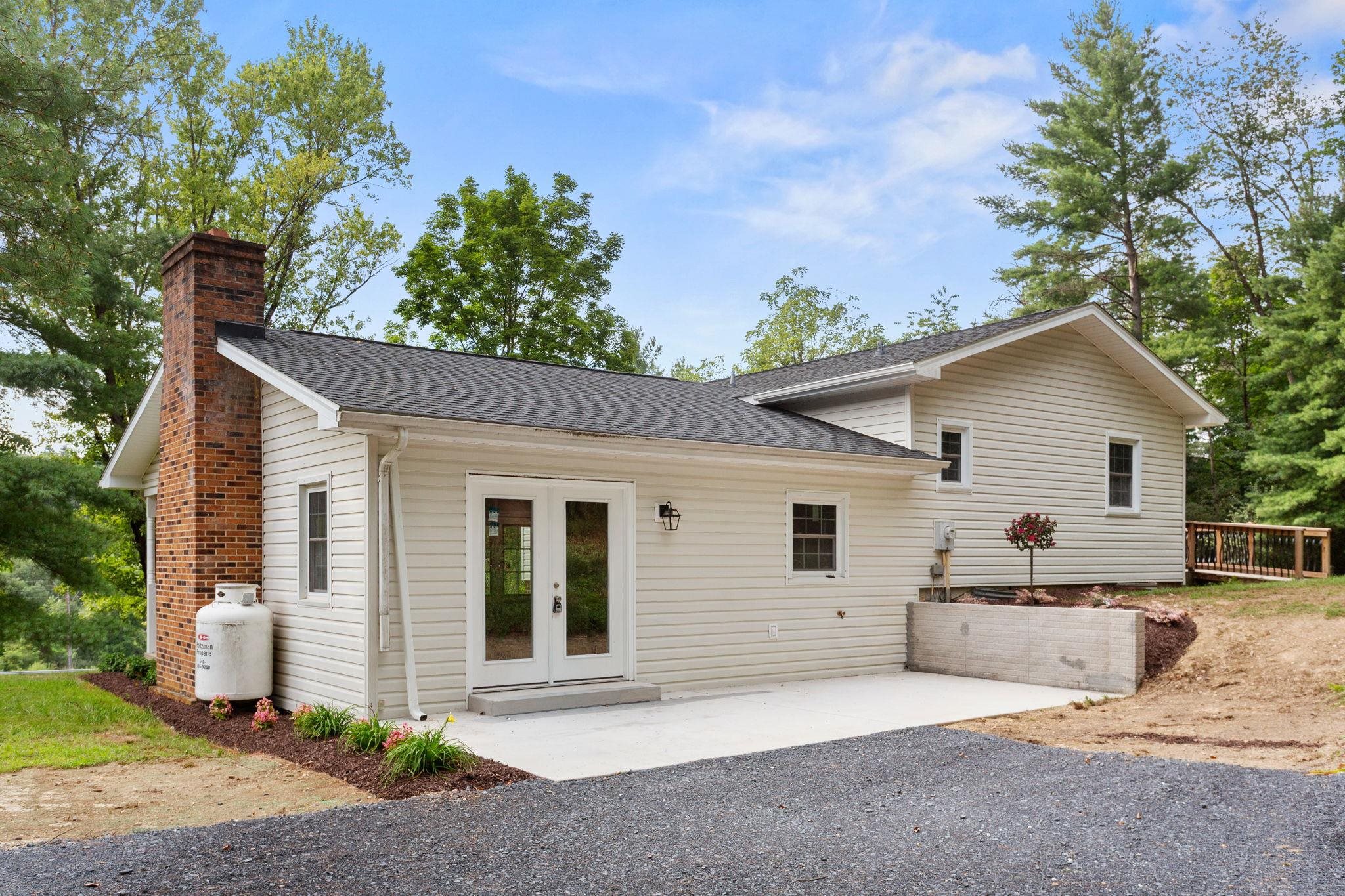 16148 RUNIONS CREEK RD, BROADWAY, Virginia 22815, 3 Bedrooms Bedrooms, ,2 BathroomsBathrooms,Residential,16148 RUNIONS CREEK RD,680615 MLS # 680615 16148 RUNIONS CREEK RD, BROADWAY, Virginia 22815, 3 Bedrooms Bedrooms, ,2 BathroomsBathrooms,Residential,16148 RUNIONS CREEK RD,680615 MLS # 680615
