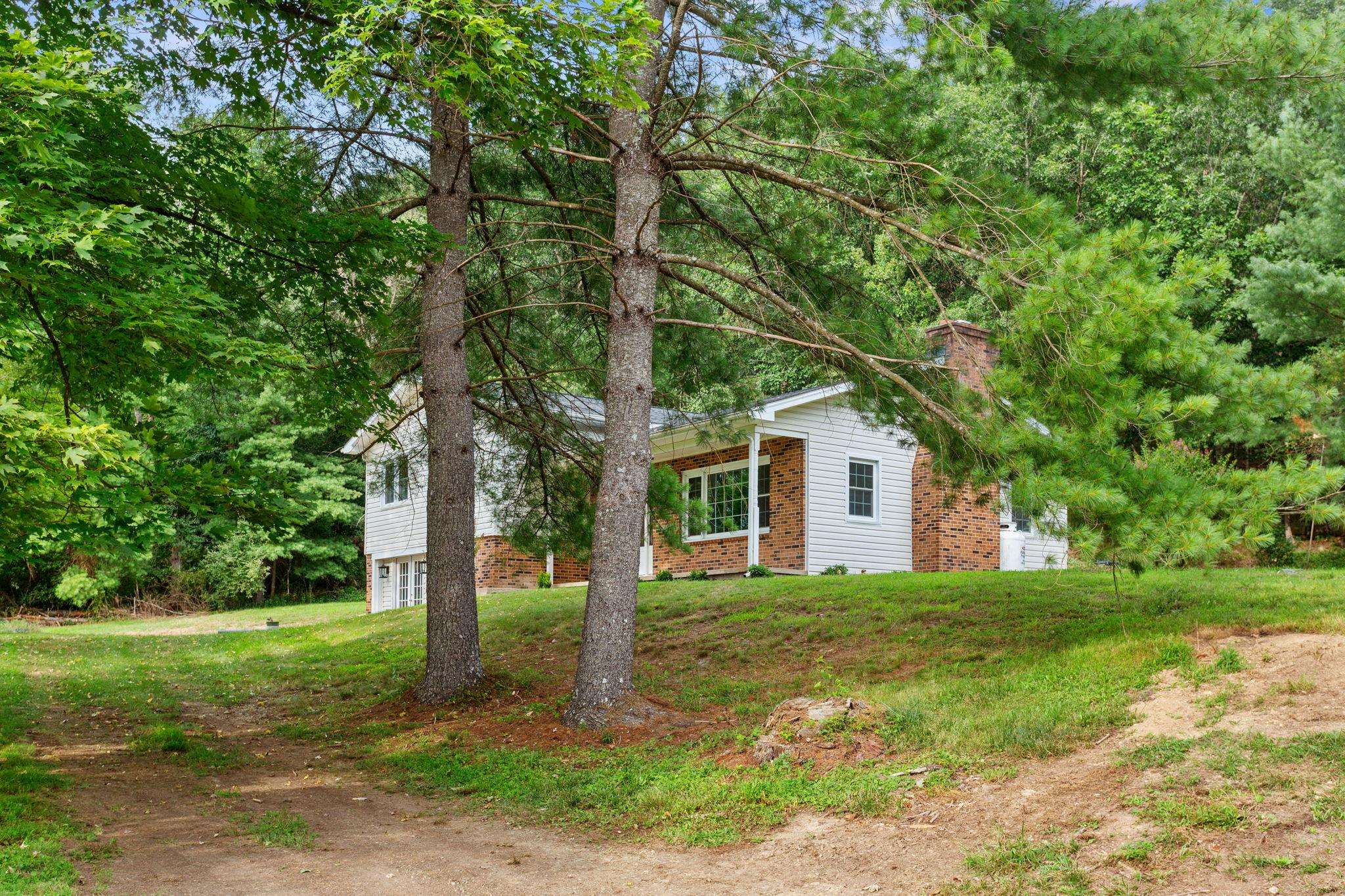 16148 RUNIONS CREEK RD, BROADWAY, Virginia 22815, 3 Bedrooms Bedrooms, ,2 BathroomsBathrooms,Residential,16148 RUNIONS CREEK RD,680615 MLS # 680615 16148 RUNIONS CREEK RD, BROADWAY, Virginia 22815, 3 Bedrooms Bedrooms, ,2 BathroomsBathrooms,Residential,16148 RUNIONS CREEK RD,680615 MLS # 680615