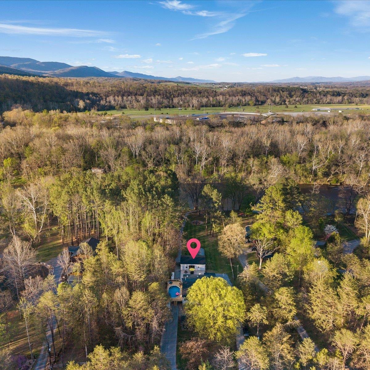 1226 SHIPYARD RD, SHENANDOAH, Virginia 22849, 9 Bedrooms Bedrooms, ,7 BathroomsBathrooms,Residential,Paddlers Paradise,1226 SHIPYARD RD,680618 MLS # 680618 1226 SHIPYARD RD, SHENANDOAH, Virginia 22849, 9 Bedrooms Bedrooms, ,7 BathroomsBathrooms,Residential,Paddlers Paradise,1226 SHIPYARD RD,680618 MLS # 680618